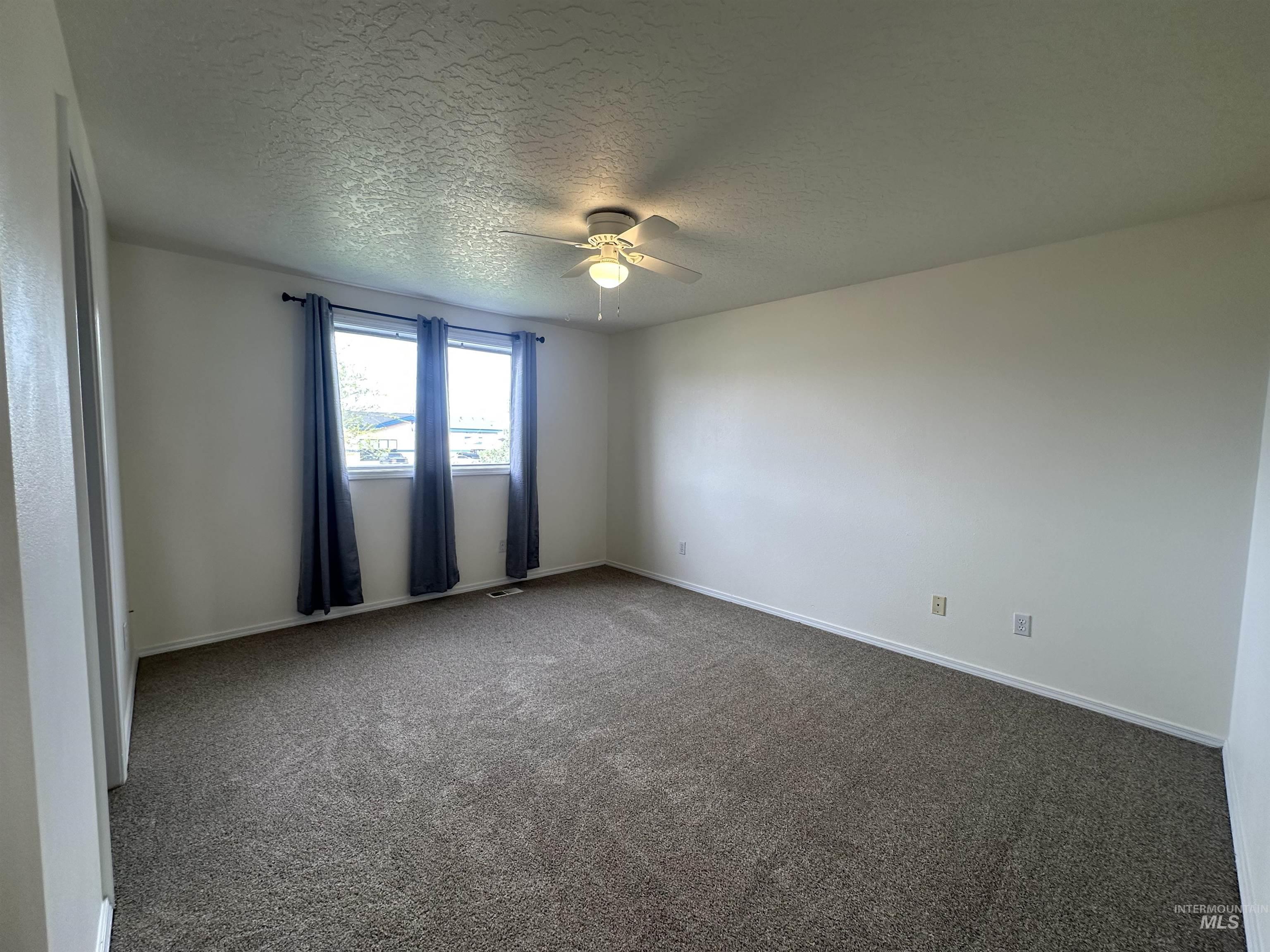 2807 & 2809 Laurel Way, Nampa, Idaho 83686, 3 Bedrooms, 2.5 Bathrooms, Residential Income For Sale, Price $614,900, 98979215