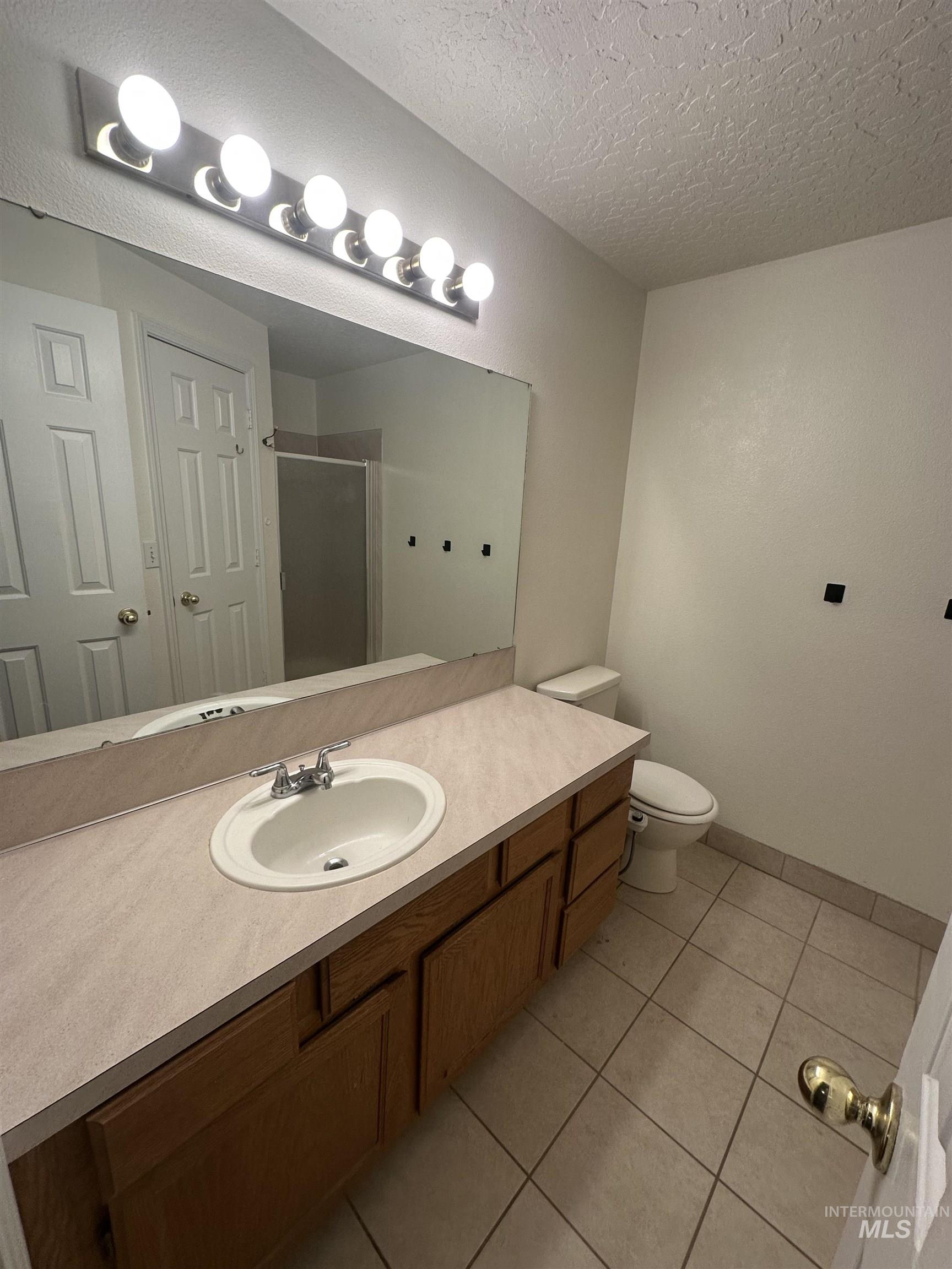 2807 & 2809 Laurel Way, Nampa, Idaho 83686, 3 Bedrooms, 2.5 Bathrooms, Residential Income For Sale, Price $614,900, 98979215