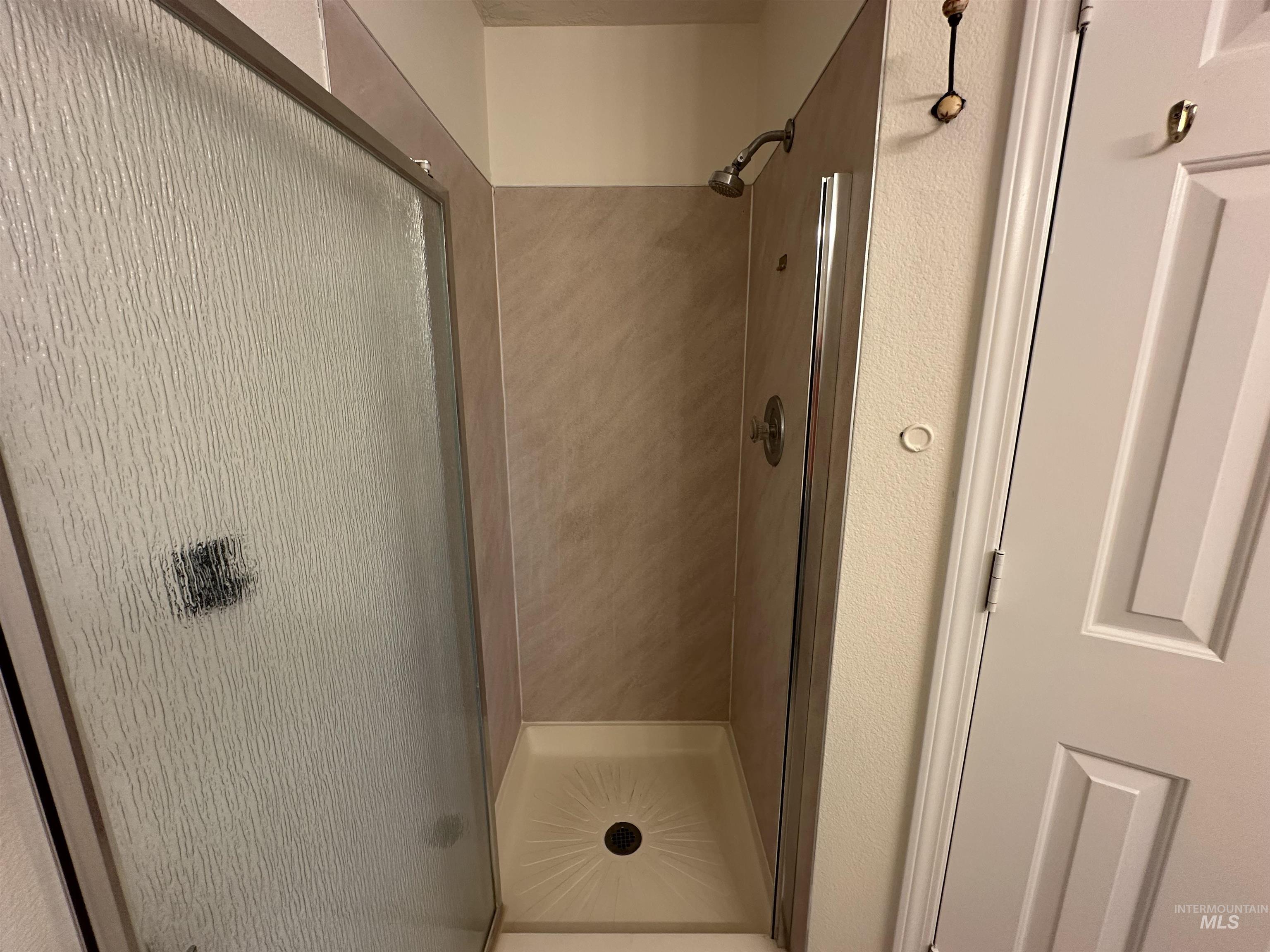 2807 & 2809 Laurel Way, Nampa, Idaho 83686, 3 Bedrooms, 2.5 Bathrooms, Residential Income For Sale, Price $614,900, 98979215