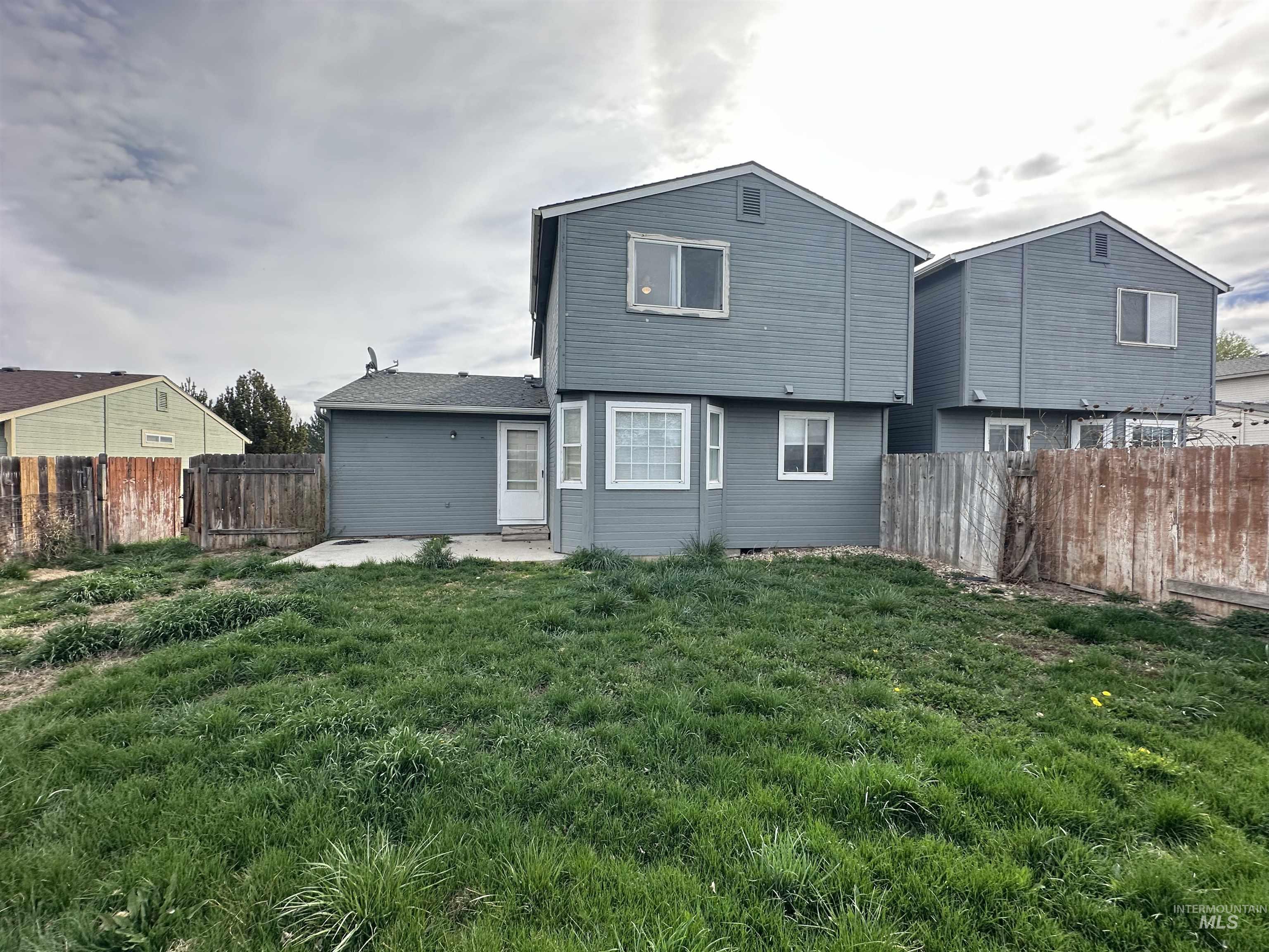 2807 & 2809 Laurel Way, Nampa, Idaho 83686, 3 Bedrooms, 2.5 Bathrooms, Residential Income For Sale, Price $614,900, 98979215
