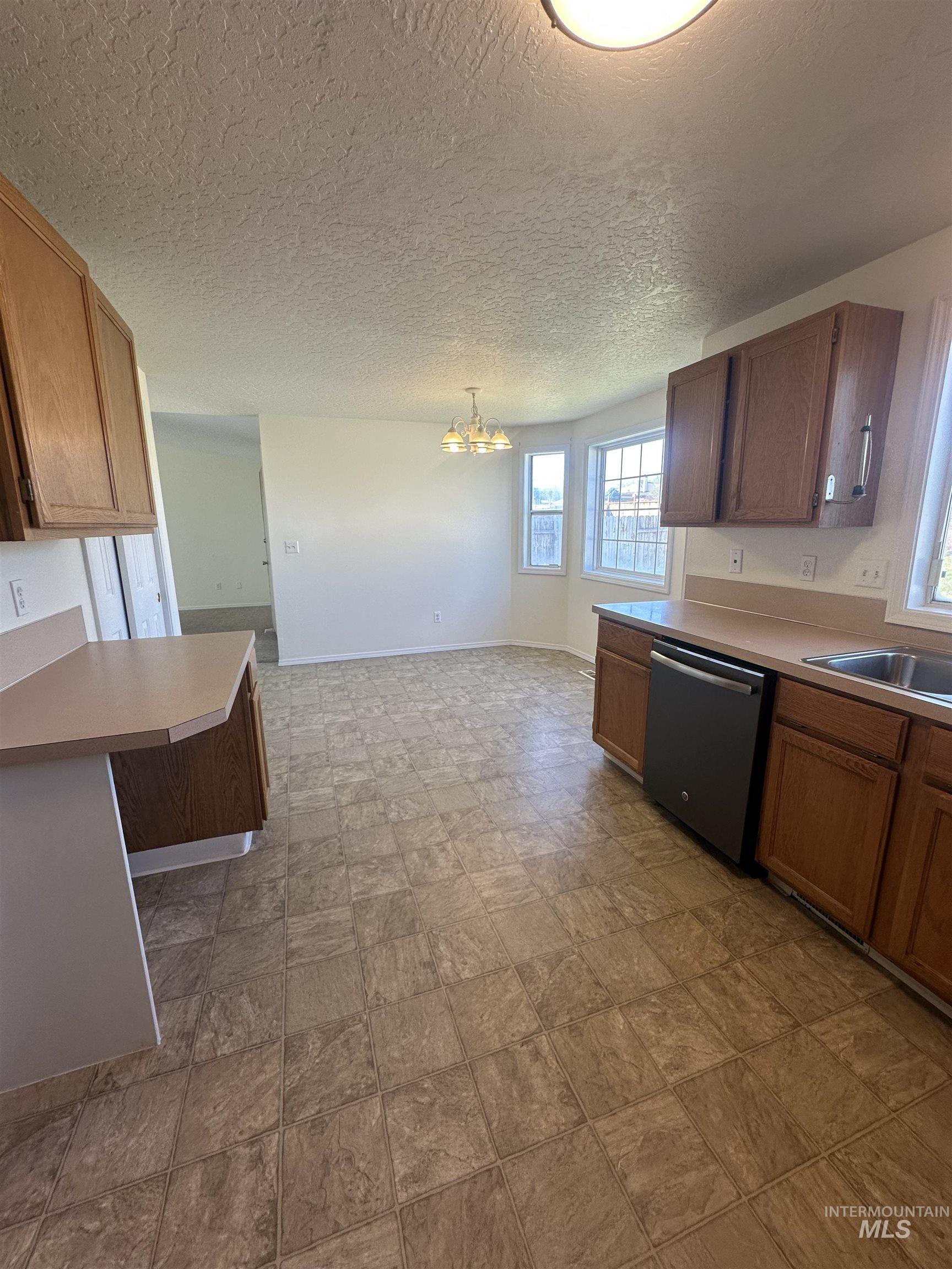 2807 & 2809 Laurel Way, Nampa, Idaho 83686, 3 Bedrooms, 2.5 Bathrooms, Residential Income For Sale, Price $614,900, 98979215