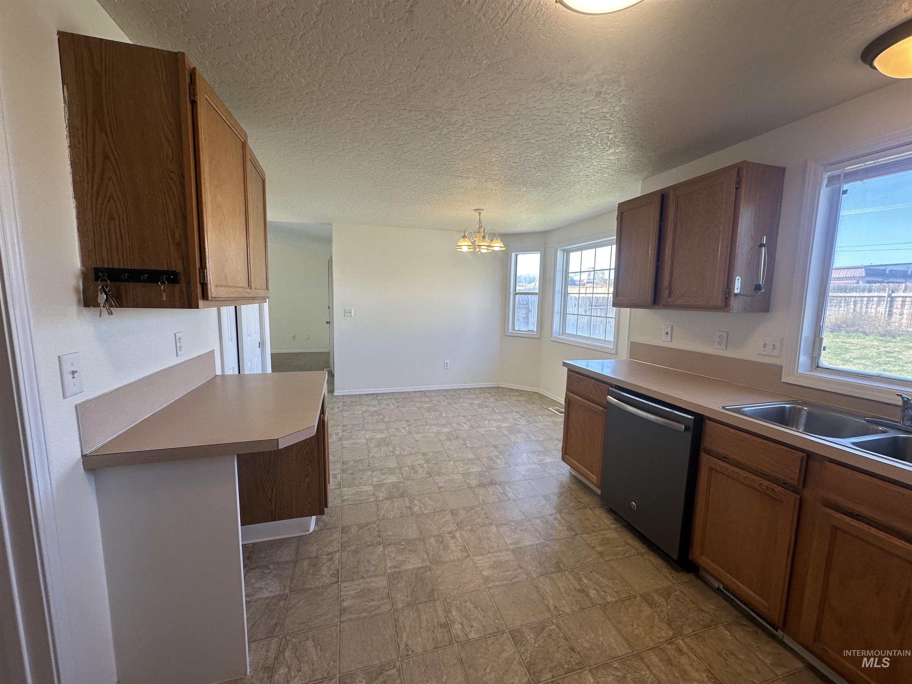 2807 & 2809 Laurel Way, Nampa, Idaho 83686, 3 Bedrooms, 2.5 Bathrooms, Residential Income For Sale, Price $614,900, 98979215