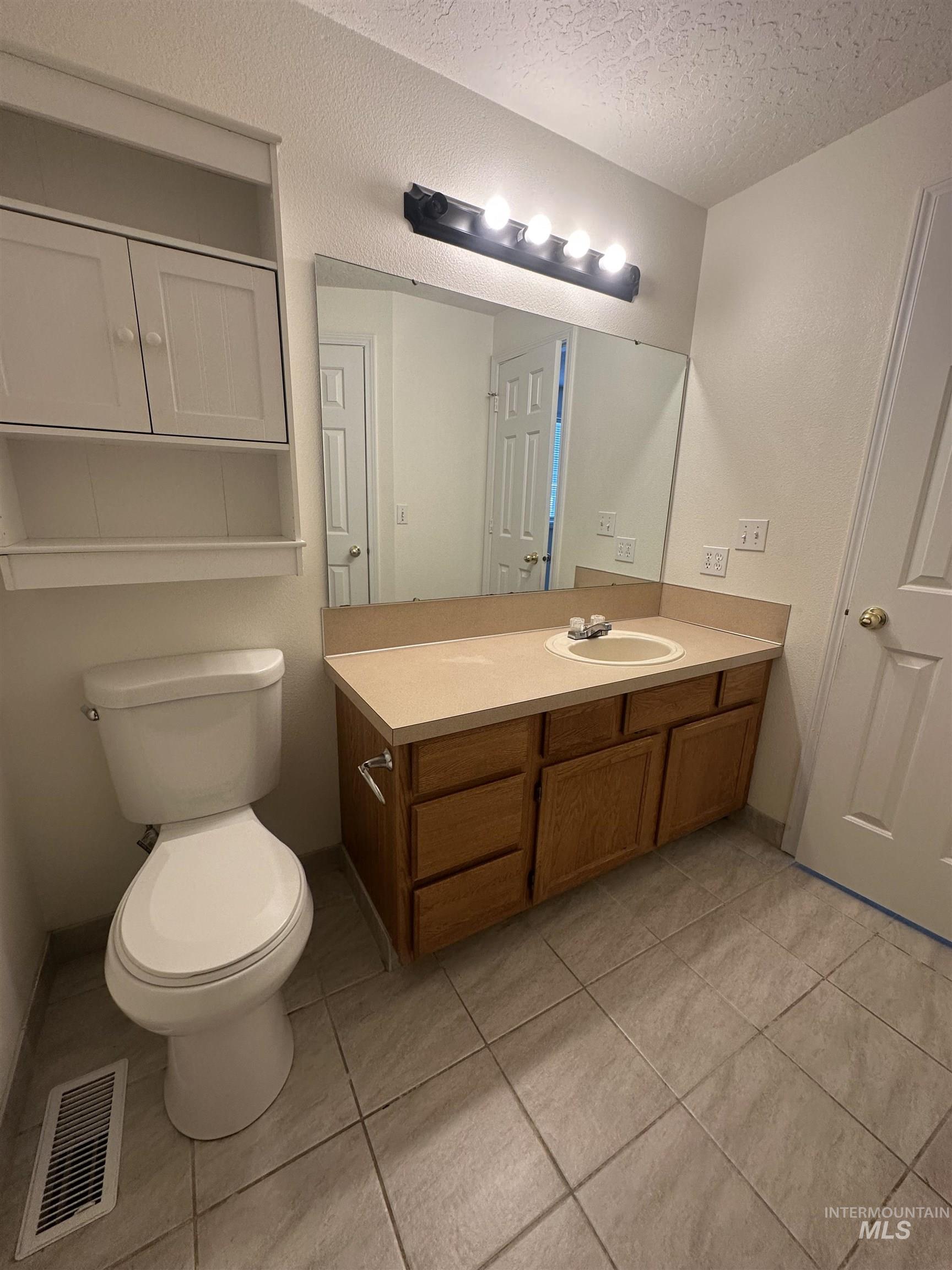 2807 & 2809 Laurel Way, Nampa, Idaho 83686, 3 Bedrooms, 2.5 Bathrooms, Residential Income For Sale, Price $614,900, 98979215