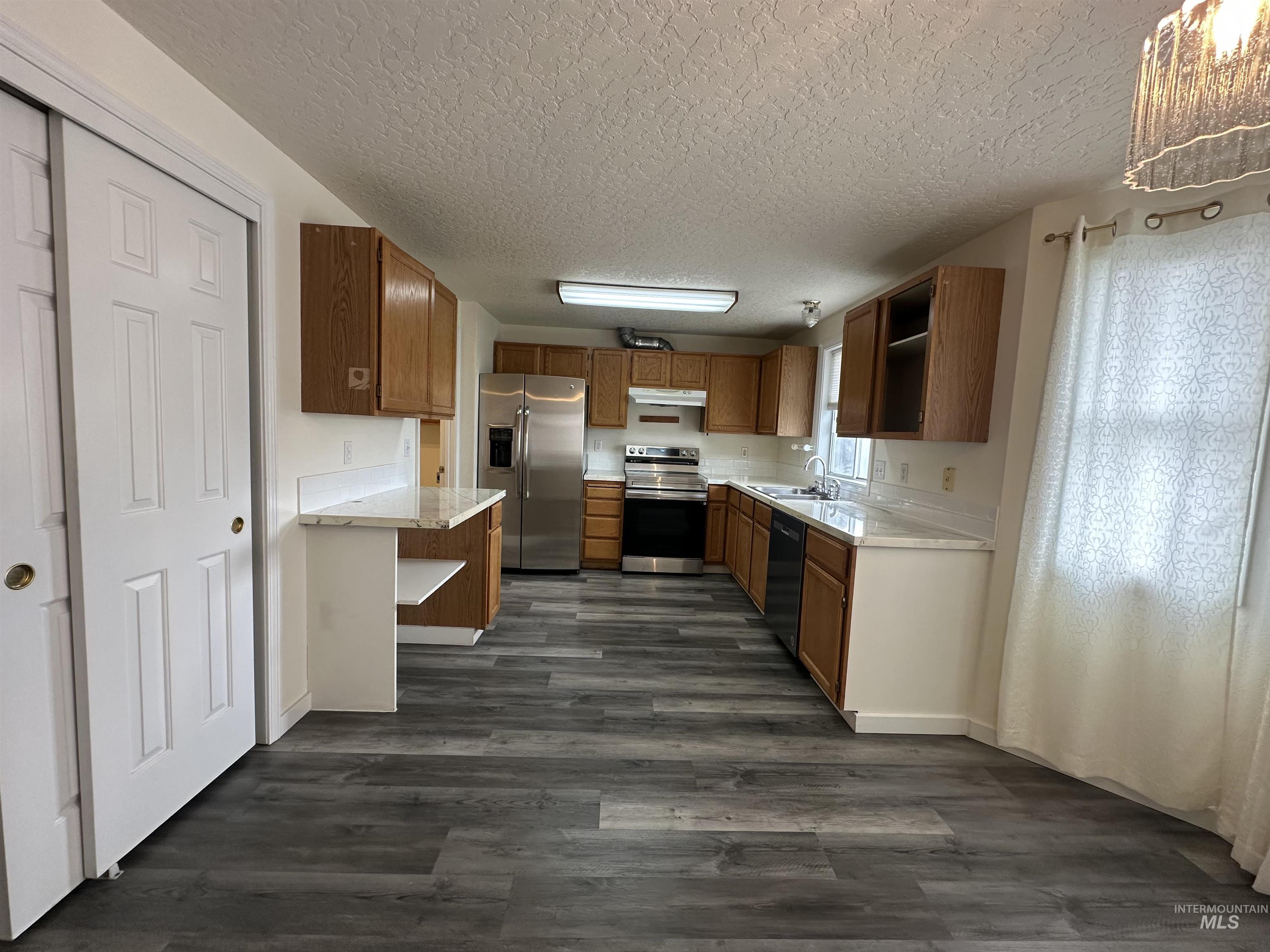 2807 & 2809 Laurel Way, Nampa, Idaho 83686, 3 Bedrooms, 2.5 Bathrooms, Residential Income For Sale, Price $614,900, 98979215