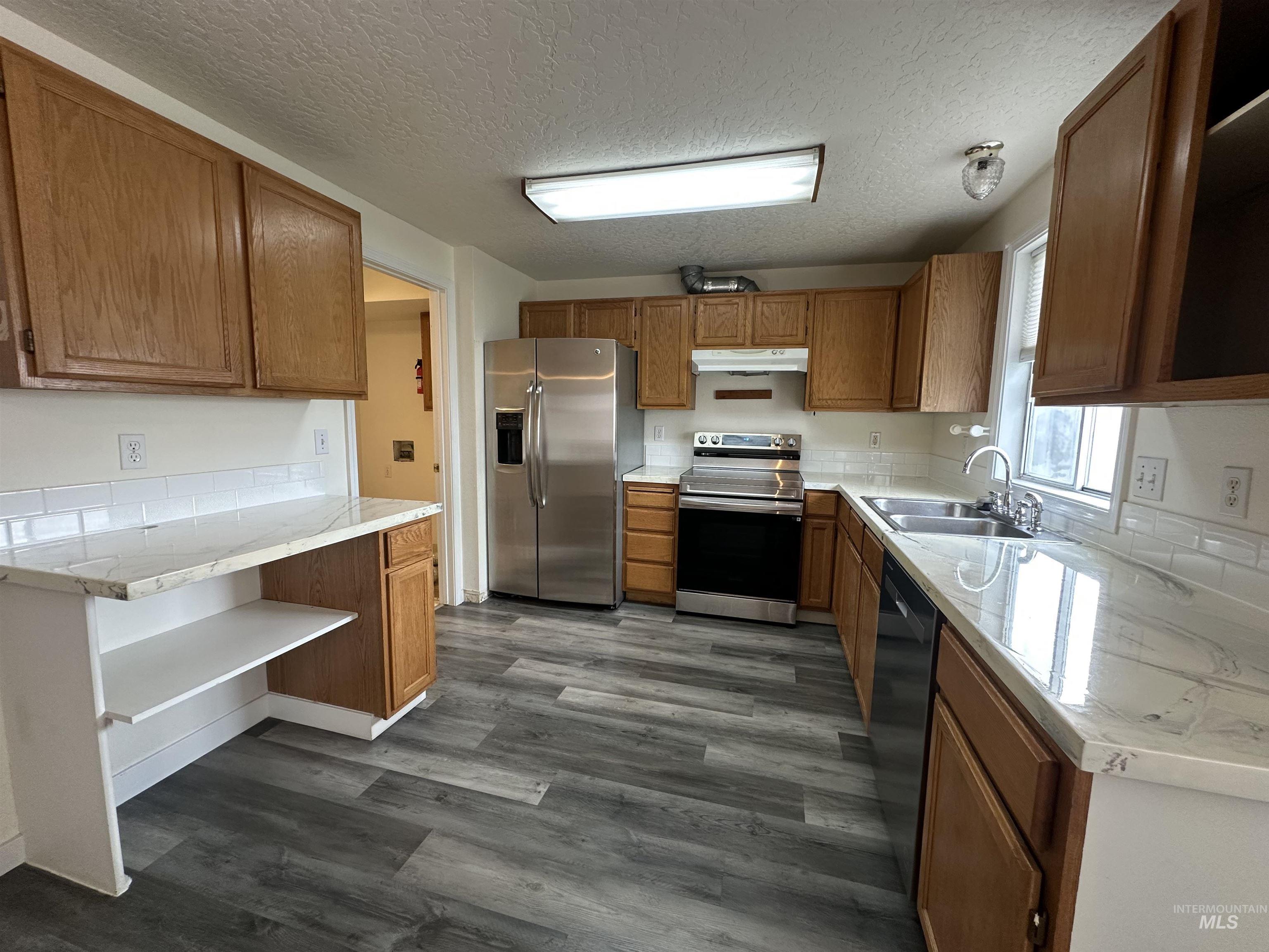 2807 & 2809 Laurel Way, Nampa, Idaho 83686, 3 Bedrooms, 2.5 Bathrooms, Residential Income For Sale, Price $614,900, 98979215