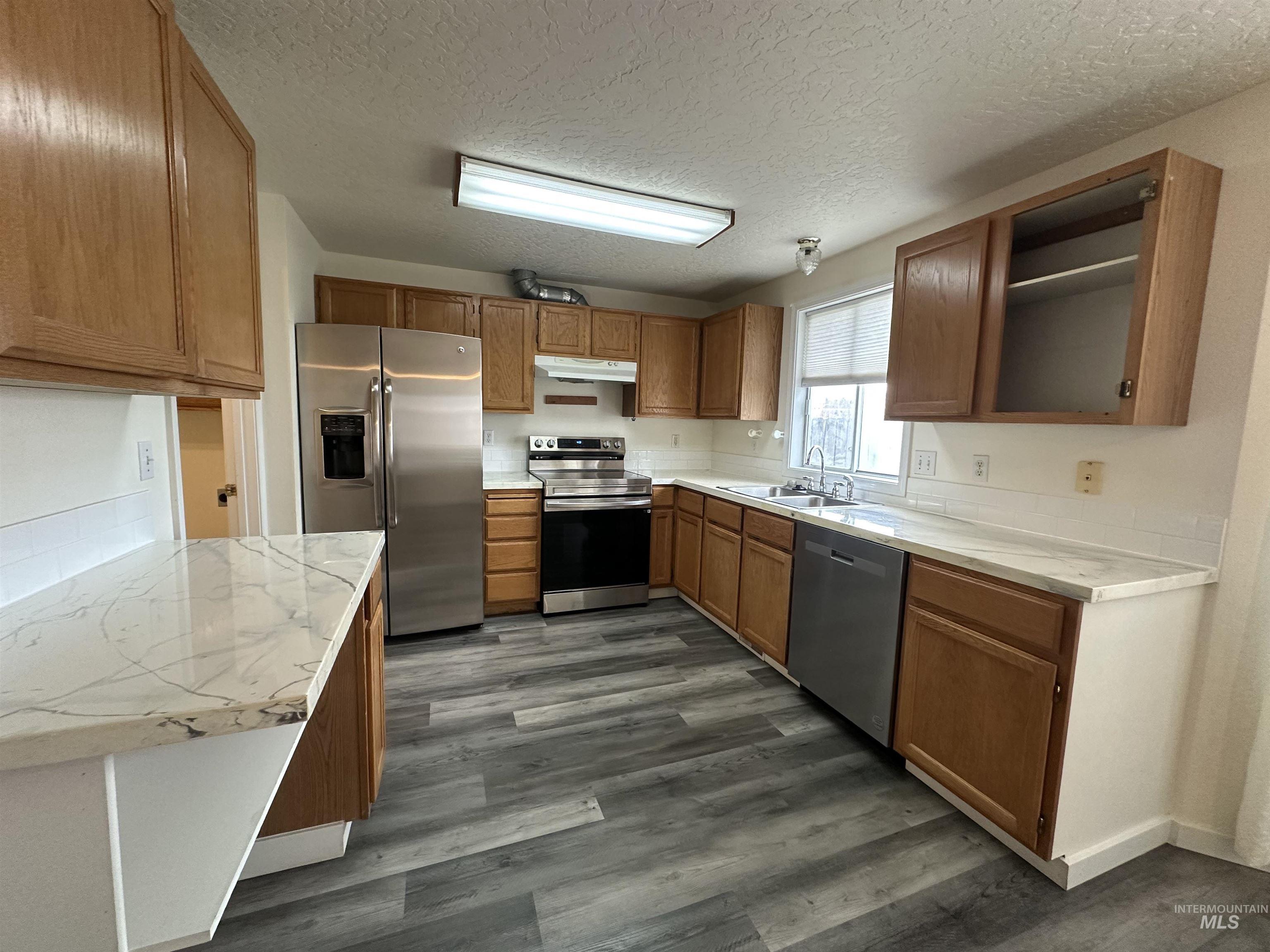 2807 & 2809 Laurel Way, Nampa, Idaho 83686, 3 Bedrooms, 2.5 Bathrooms, Residential Income For Sale, Price $614,900, 98979215