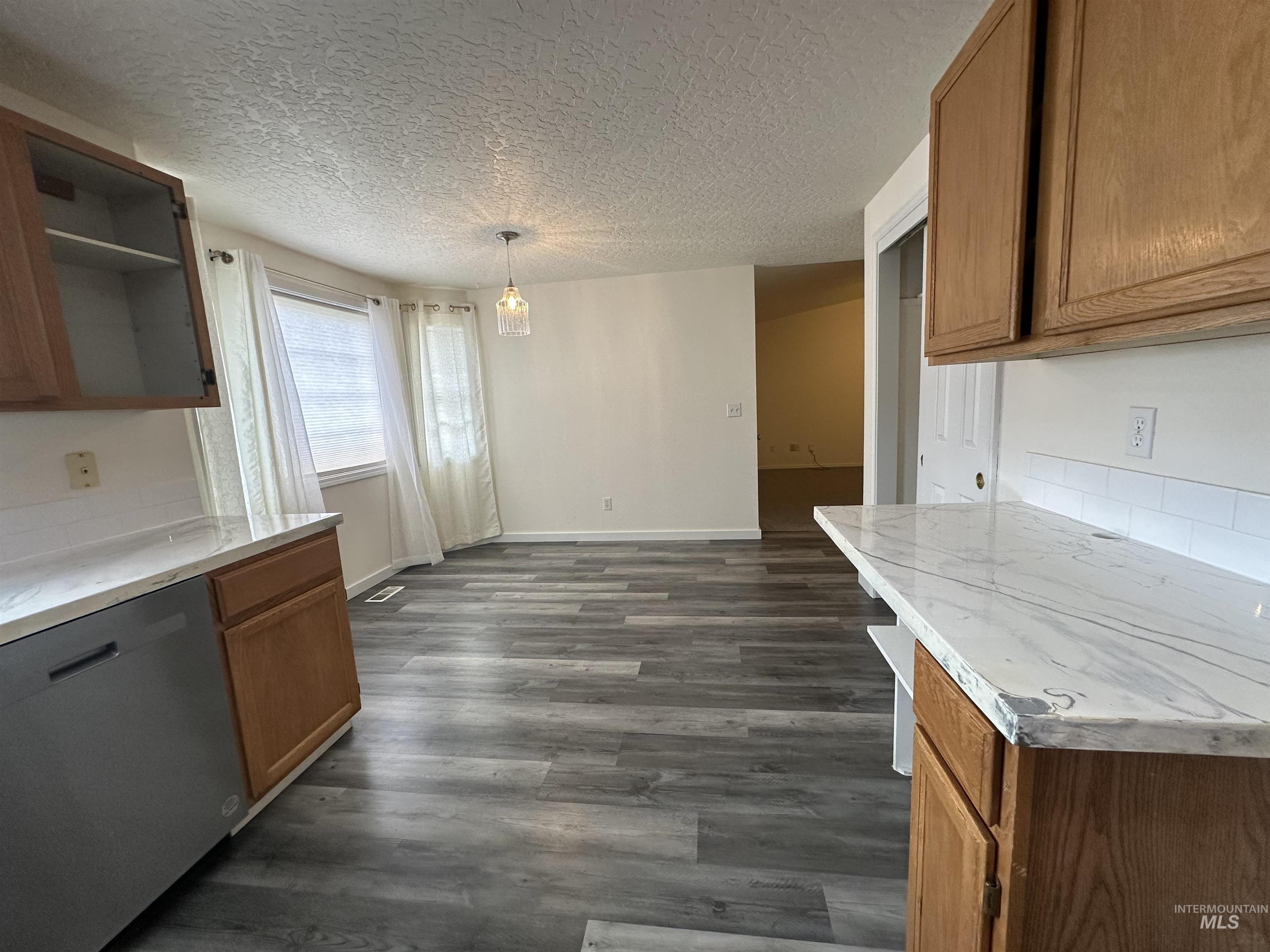 2807 & 2809 Laurel Way, Nampa, Idaho 83686, 3 Bedrooms, 2.5 Bathrooms, Residential Income For Sale, Price $614,900, 98979215