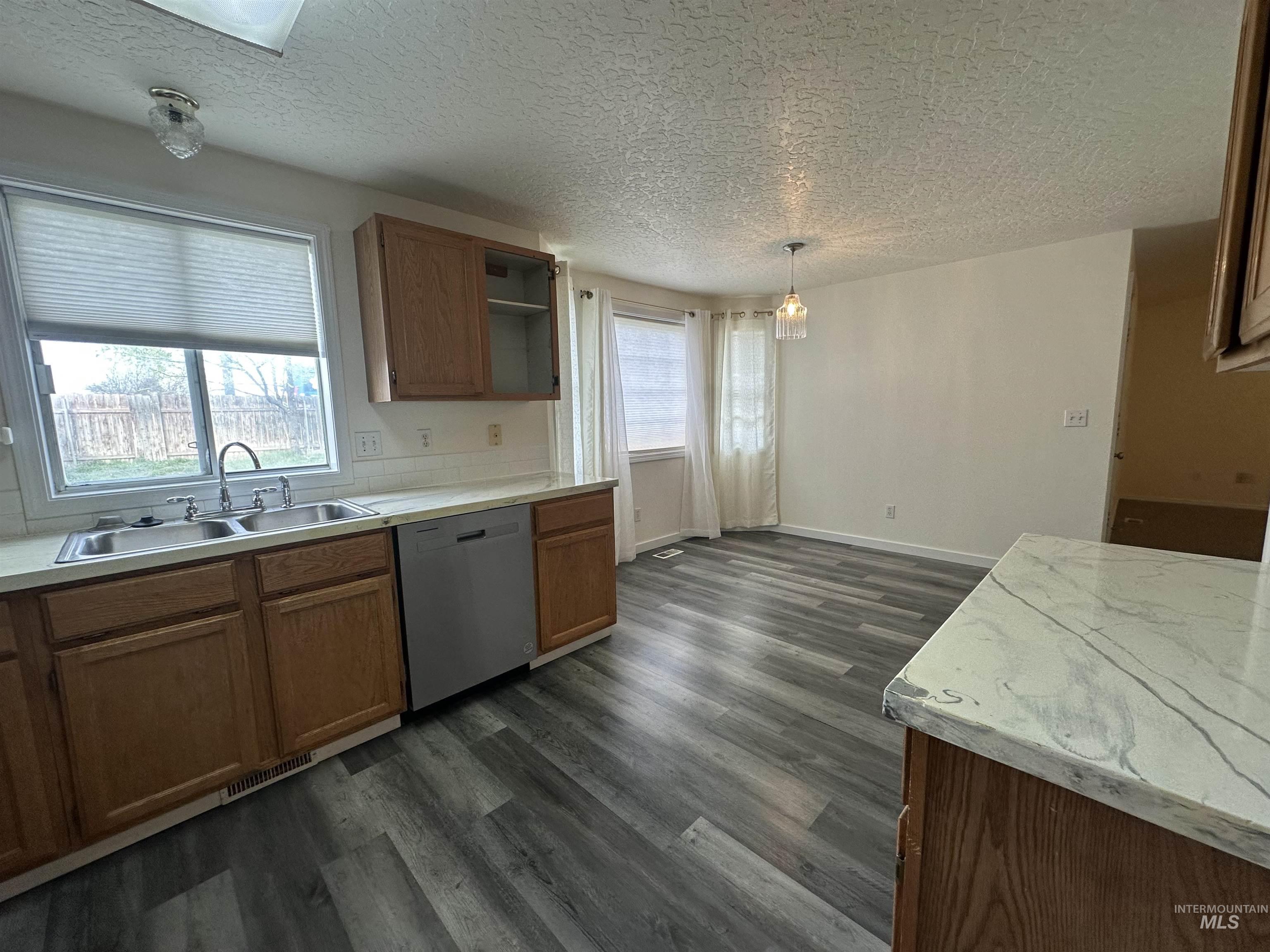 2807 & 2809 Laurel Way, Nampa, Idaho 83686, 3 Bedrooms, 2.5 Bathrooms, Residential Income For Sale, Price $614,900, 98979215