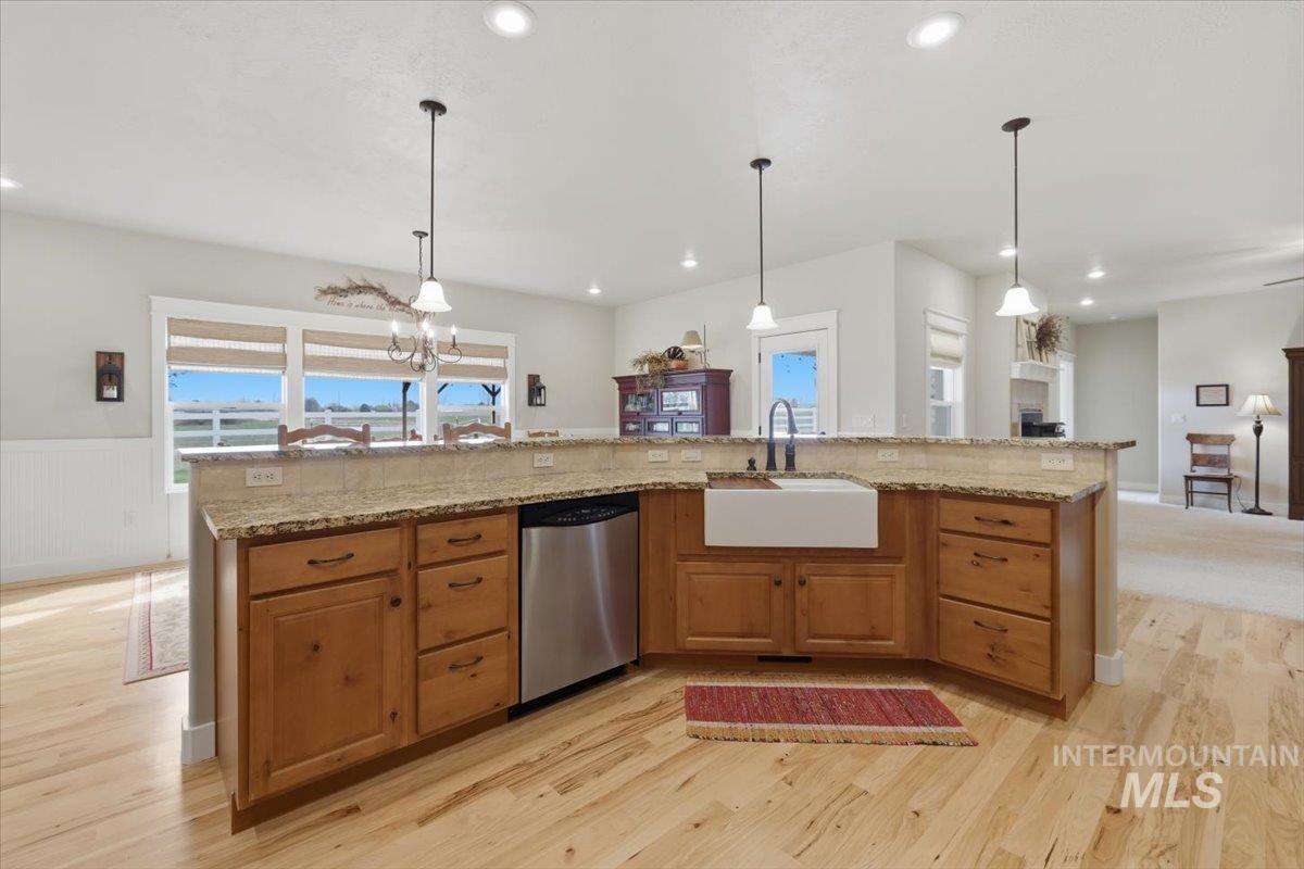 17421 Upper Pleasant Ridge Rd, Caldwell, Idaho 83607, 3 Bedrooms, 2.5 Bathrooms, Residential For Sale, Price $879,900, 98979216