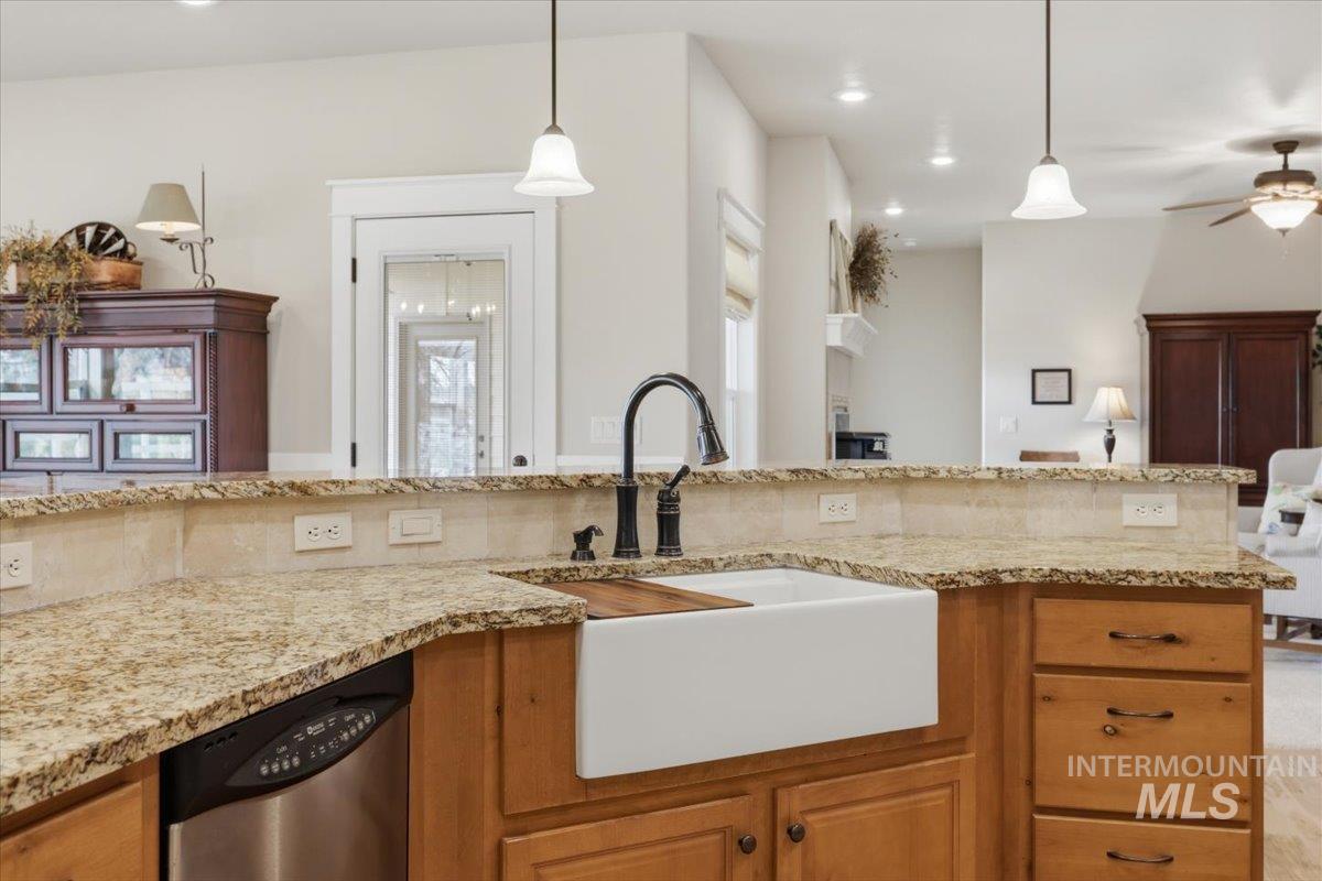 17421 Upper Pleasant Ridge Rd, Caldwell, Idaho 83607, 3 Bedrooms, 2.5 Bathrooms, Residential For Sale, Price $879,900, 98979216