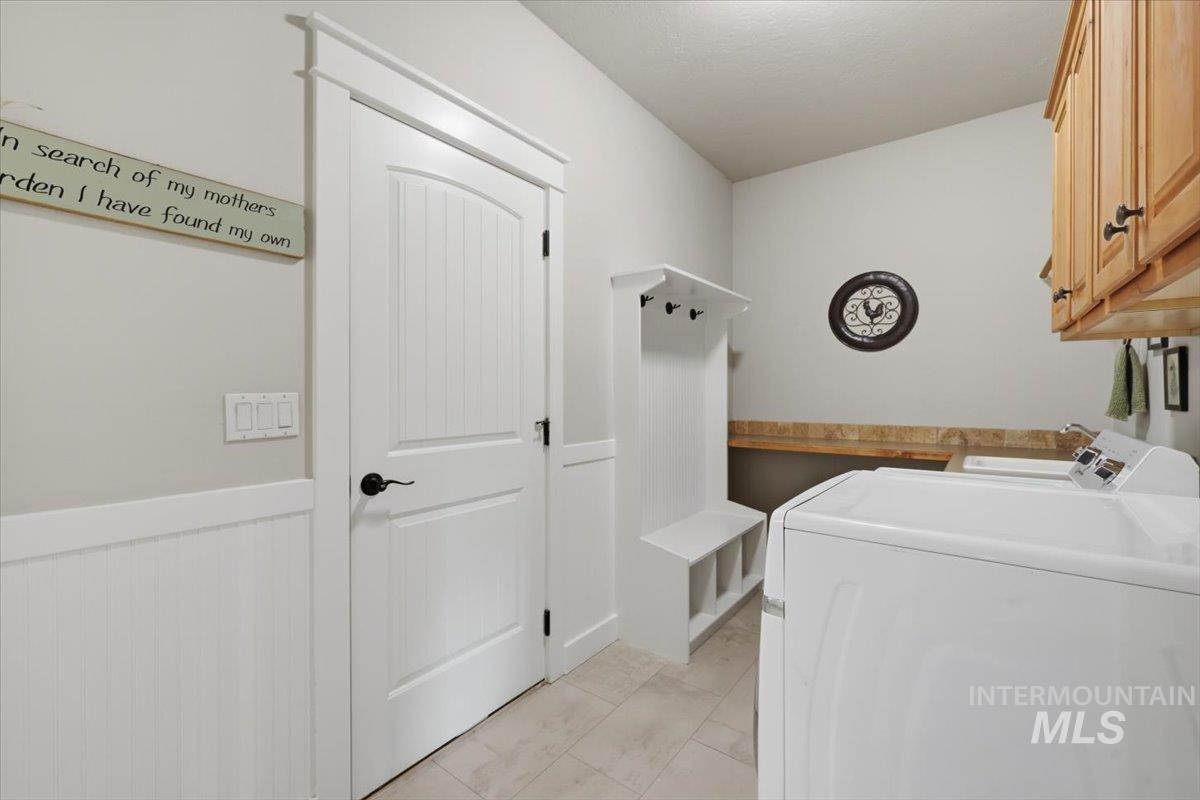 17421 Upper Pleasant Ridge Rd, Caldwell, Idaho 83607, 3 Bedrooms, 2.5 Bathrooms, Residential For Sale, Price $879,900, 98979216