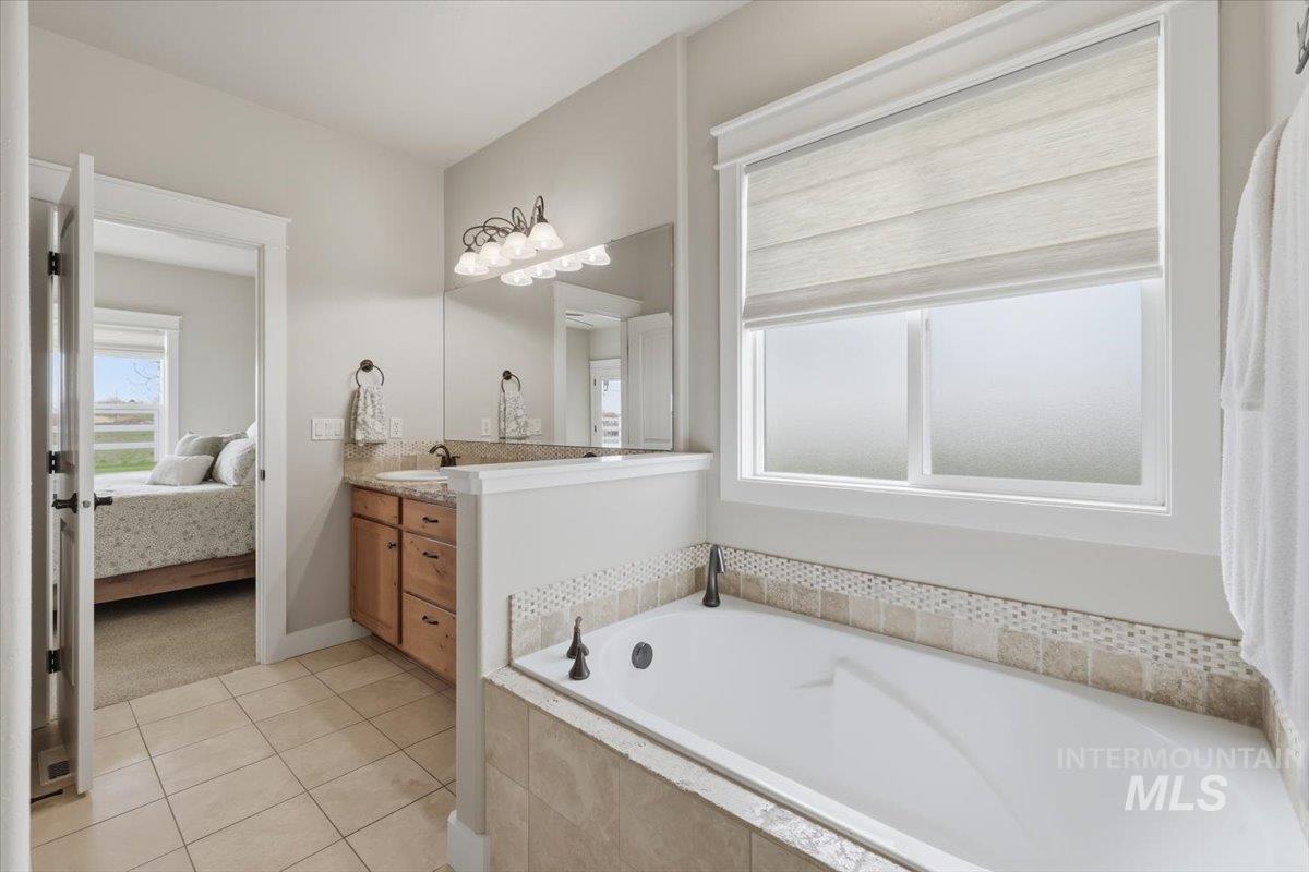 17421 Upper Pleasant Ridge Rd, Caldwell, Idaho 83607, 3 Bedrooms, 2.5 Bathrooms, Residential For Sale, Price $879,900, 98979216