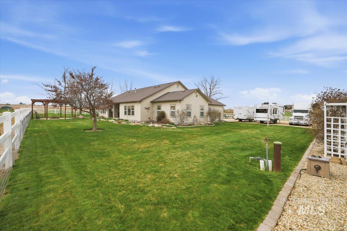 17421 Upper Pleasant Ridge Rd, Caldwell, Idaho 83607, 3 Bedrooms, 2.5 Bathrooms, Residential For Sale, Price $879,900, 98979216