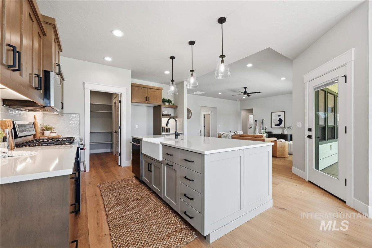 513 W Millstone St, Middleton, Idaho 83644, 3 Bedrooms, 2.5 Bathrooms, Residential For Sale, Price $579,900, 98979219