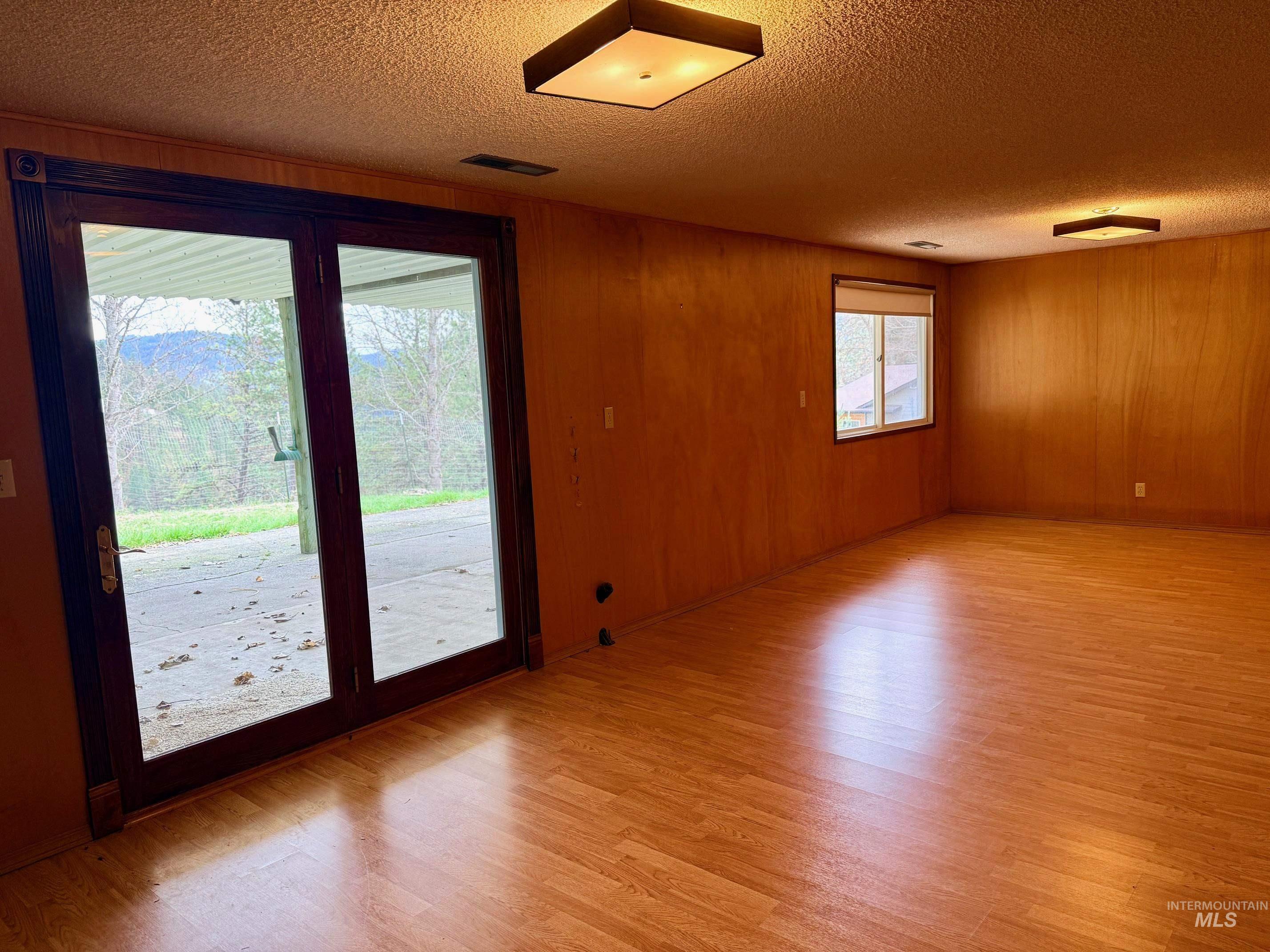 216 Shasta Cir, Orofino, Idaho 83544, 4 Bedrooms, 2 Bathrooms, Residential For Sale, Price $550,000, 98979220