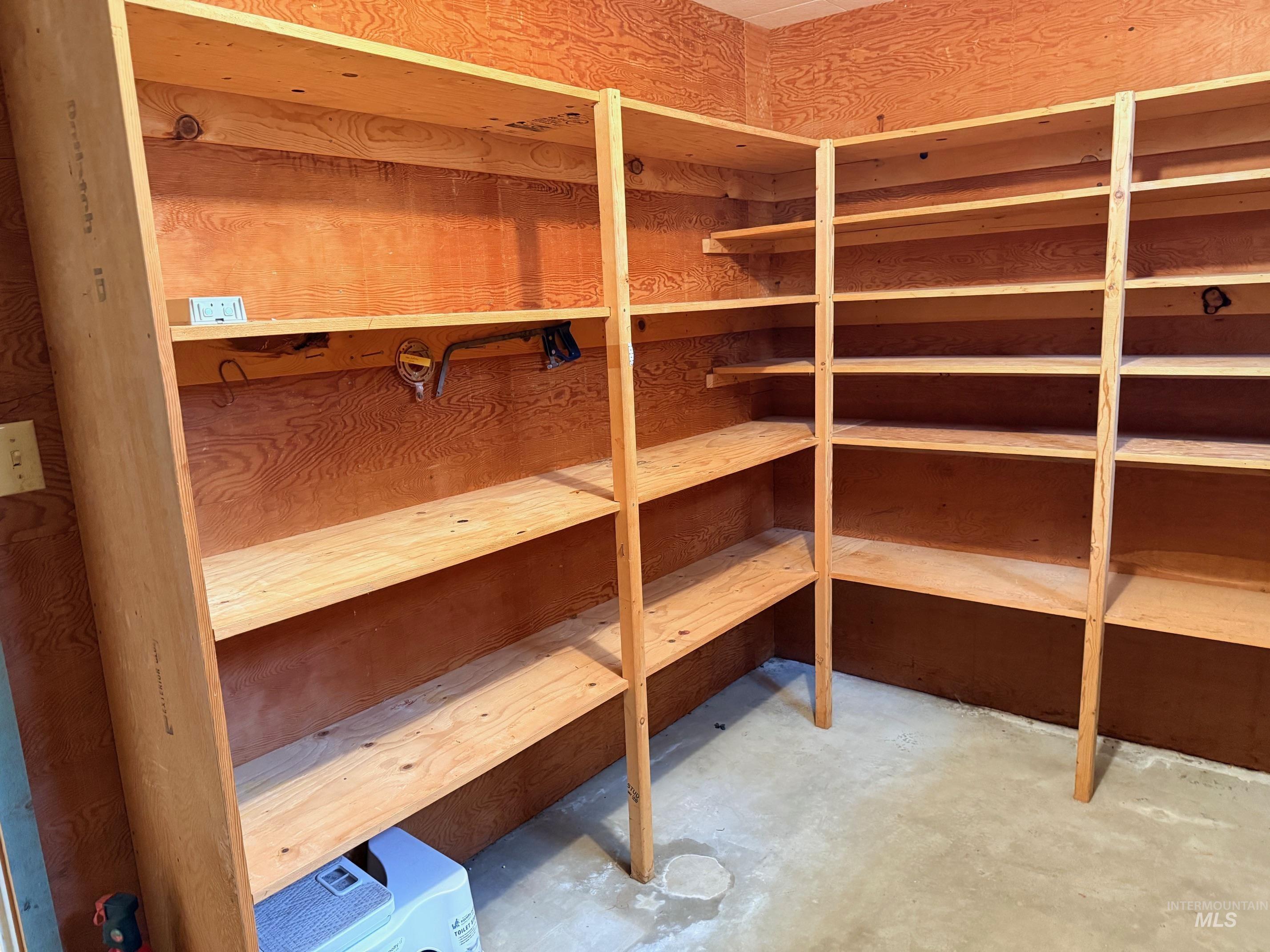 216 Shasta Cir, Orofino, Idaho 83544, 4 Bedrooms, 2 Bathrooms, Residential For Sale, Price $550,000, 98979220