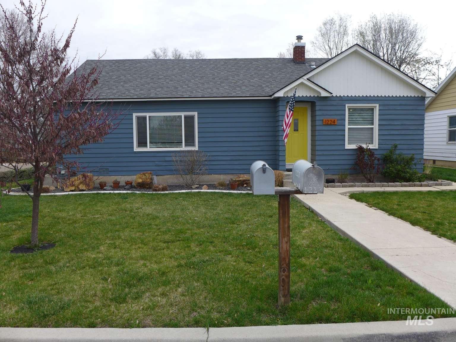 1224 N Michigan Ave, Caldwell, Idaho 83605, 2 Bedrooms, 1 Bathroom, Residential For Sale, Price $324,900, 98979221