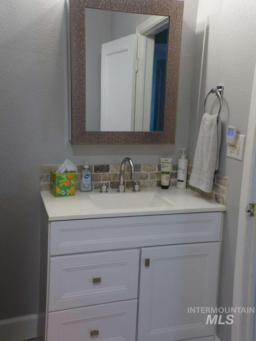 1224 N Michigan Ave, Caldwell, Idaho 83605, 2 Bedrooms, 1 Bathroom, Residential For Sale, Price $324,900, 98979221