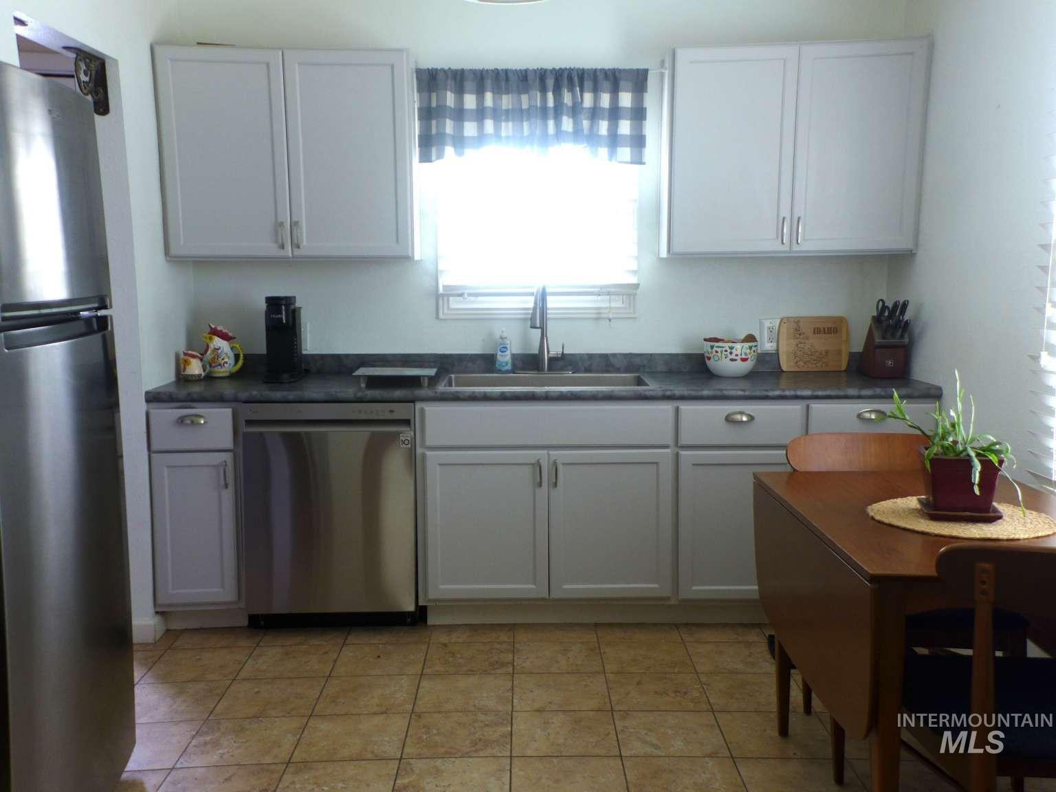 1224 N Michigan Ave, Caldwell, Idaho 83605, 2 Bedrooms, 1 Bathroom, Residential For Sale, Price $324,900, 98979221