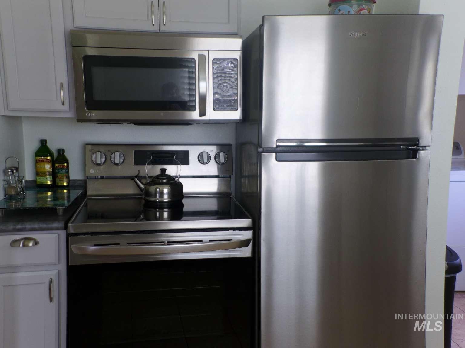 1224 N Michigan Ave, Caldwell, Idaho 83605, 2 Bedrooms, 1 Bathroom, Residential For Sale, Price $324,900, 98979221