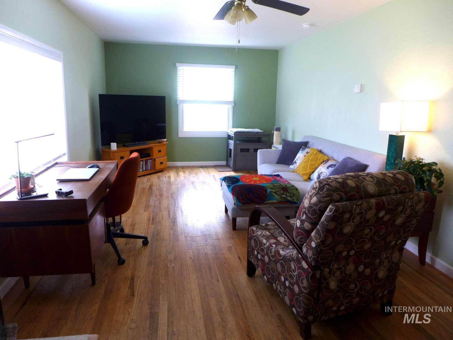 1224 N Michigan Ave, Caldwell, Idaho 83605, 2 Bedrooms, 1 Bathroom, Residential For Sale, Price $324,900, 98979221