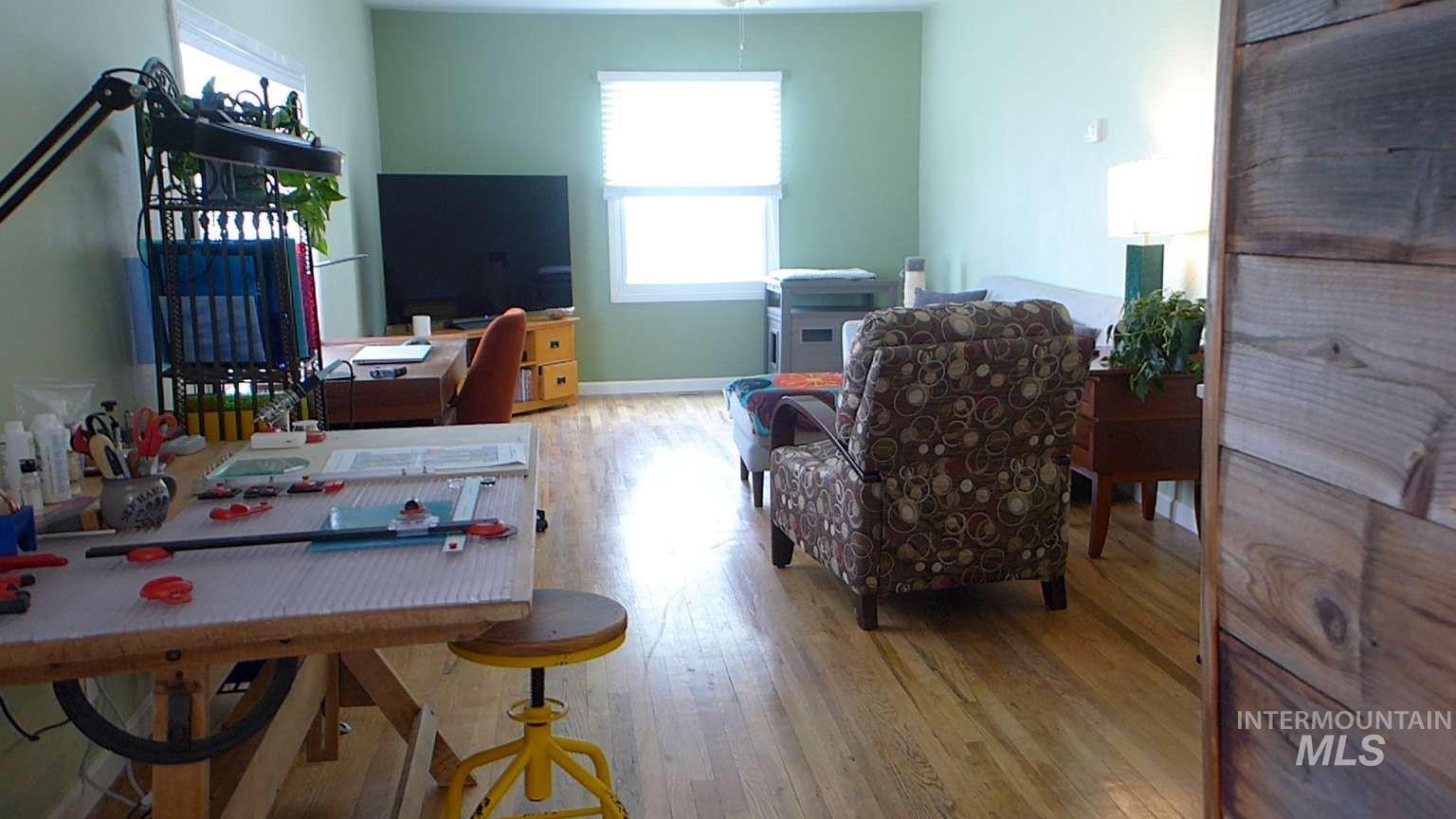 1224 N Michigan Ave, Caldwell, Idaho 83605, 2 Bedrooms, 1 Bathroom, Residential For Sale, Price $324,900, 98979221