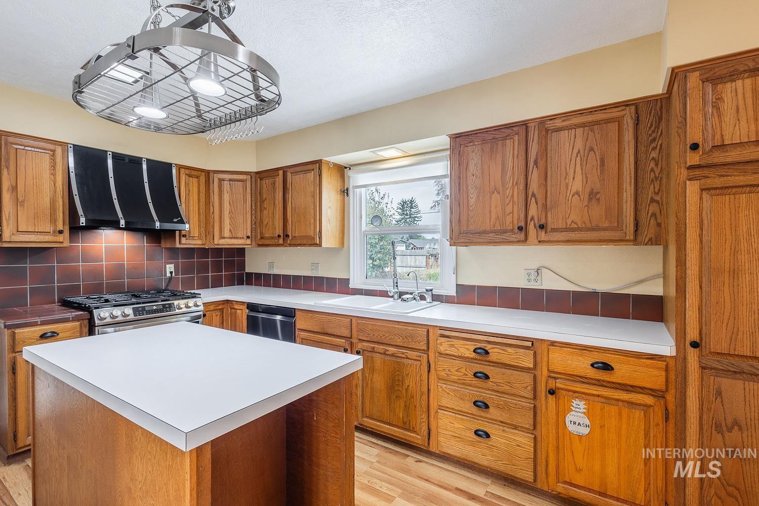 1102 E 1st, Emmett, Idaho 83617, 3 Bedrooms, 2.5 Bathrooms, Residential For Sale, Price $620,000, 98979222