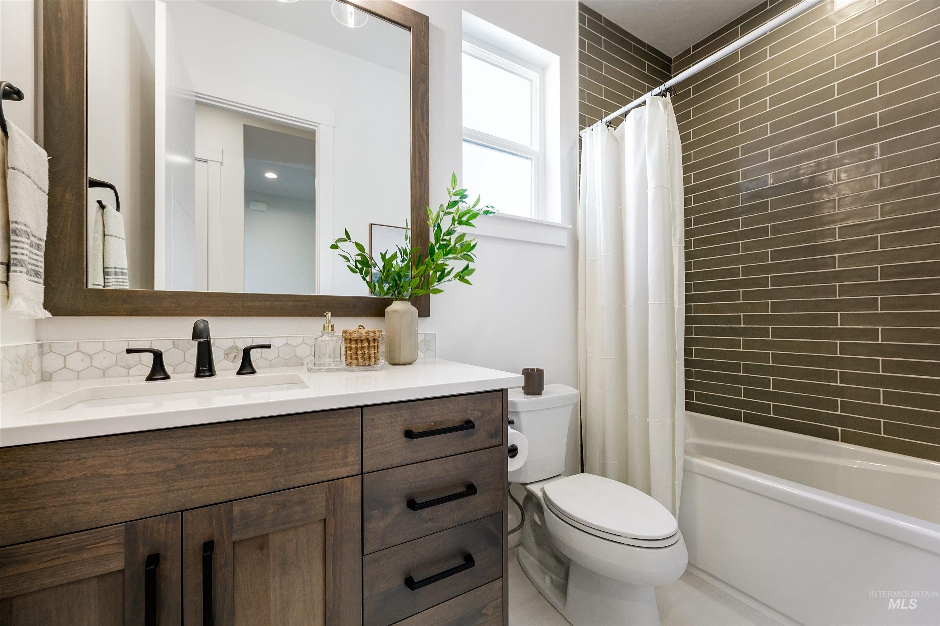 11468 S Saylis Pl, Kuna, Idaho 83634-0000, 4 Bedrooms, 3 Bathrooms, Residential For Sale, Price $999,900, 98979225