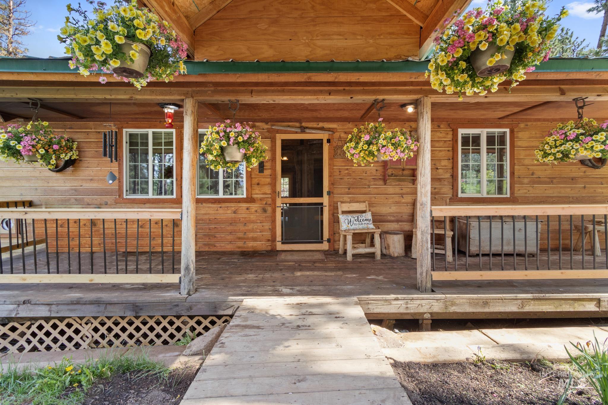 12 Deer Drive, Idaho City, Idaho 83631, 4 Bedrooms, 2 Bathrooms, Residential For Sale, Price $599,000, 98979227