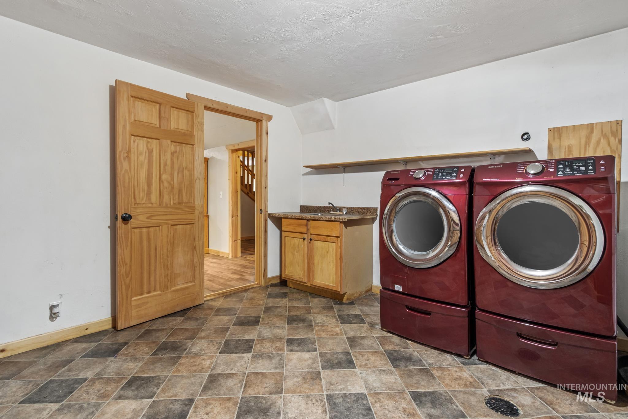 12 Deer Drive, Idaho City, Idaho 83631, 4 Bedrooms, 2 Bathrooms, Residential For Sale, Price $599,000, 98979227