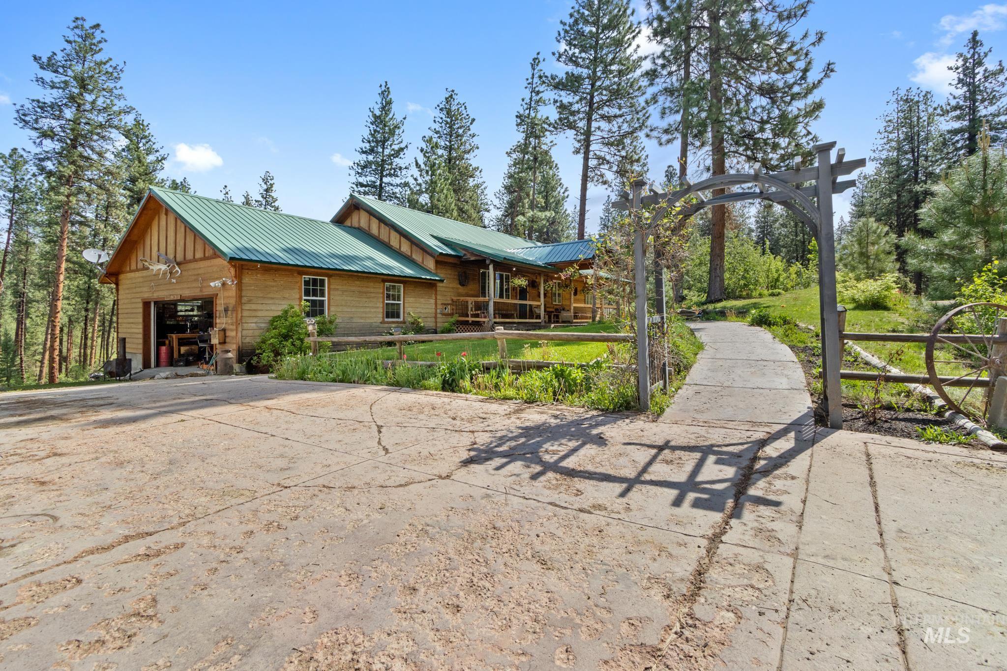 12 Deer Drive, Idaho City, Idaho 83631, 4 Bedrooms, 2 Bathrooms, Residential For Sale, Price $599,000, 98979227