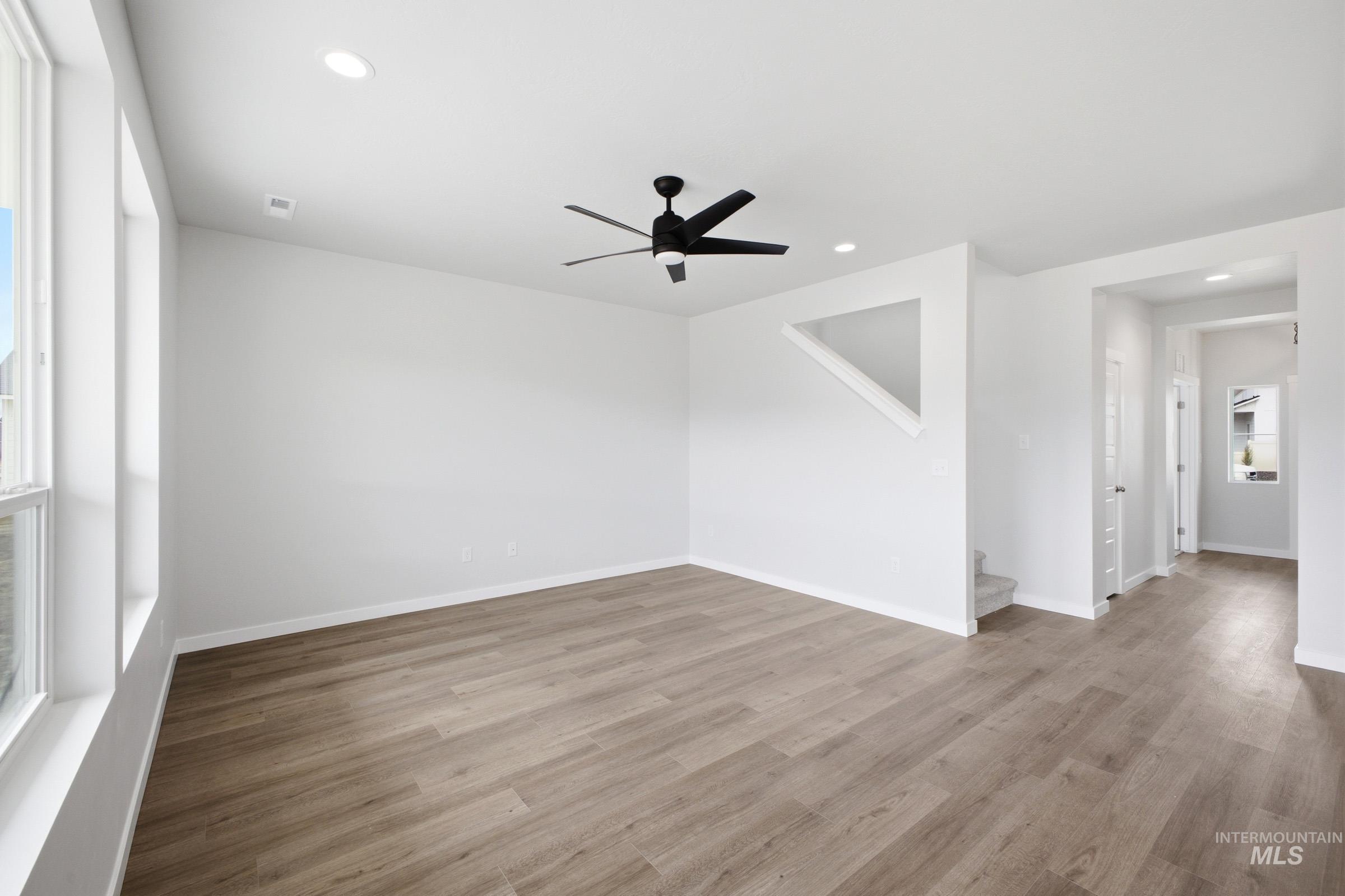 6611 W Redwood Creek Dr, Meridian, Idaho 83646, 4 Bedrooms, 2.5 Bathrooms, Residential For Sale, Price $559,990, 98979229