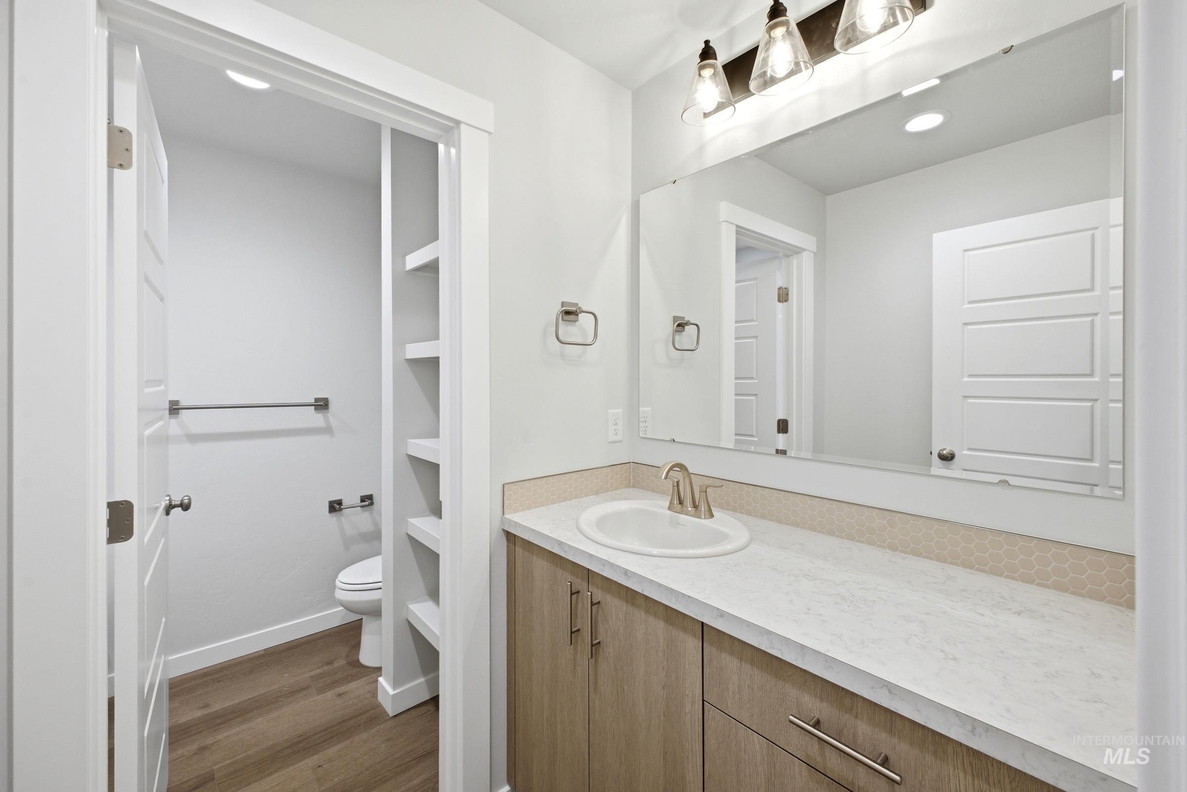 6611 W Redwood Creek Dr, Meridian, Idaho 83646, 4 Bedrooms, 2.5 Bathrooms, Residential For Sale, Price $559,990, 98979229