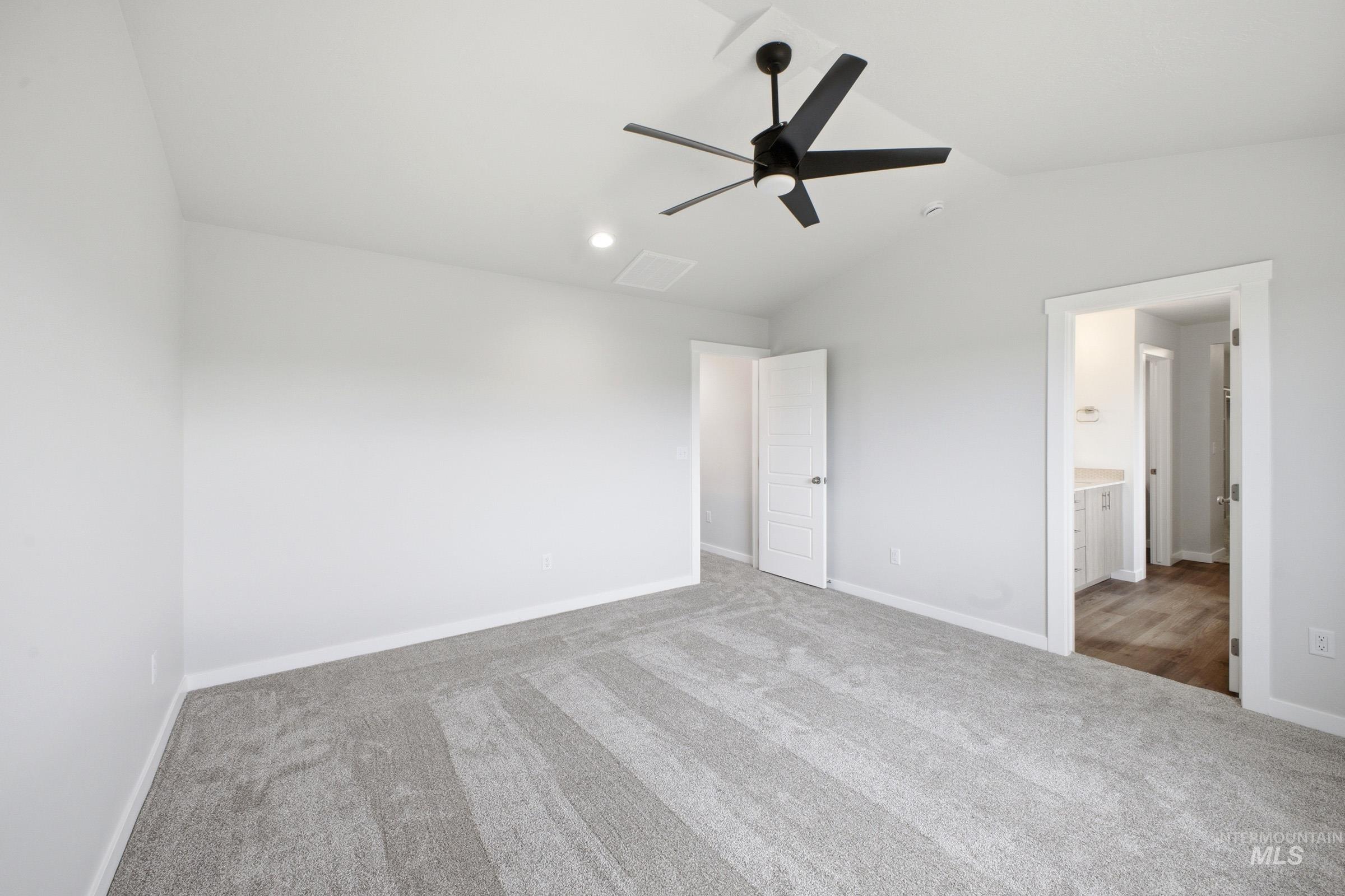 6611 W Redwood Creek Dr, Meridian, Idaho 83646, 4 Bedrooms, 2.5 Bathrooms, Residential For Sale, Price $559,990, 98979229