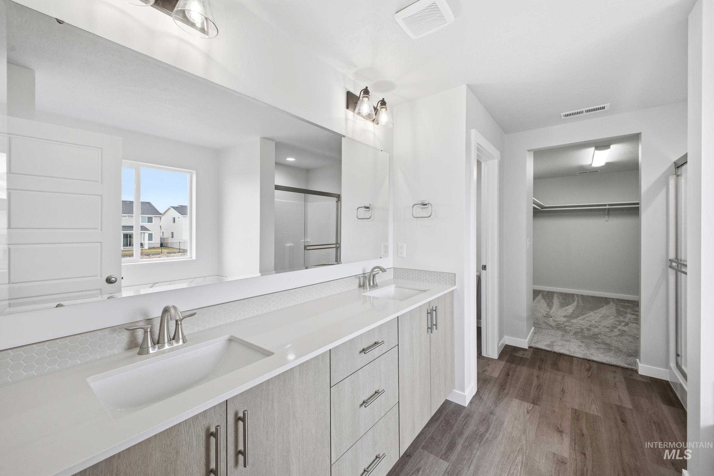 6611 W Redwood Creek Dr, Meridian, Idaho 83646, 4 Bedrooms, 2.5 Bathrooms, Residential For Sale, Price $559,990, 98979229