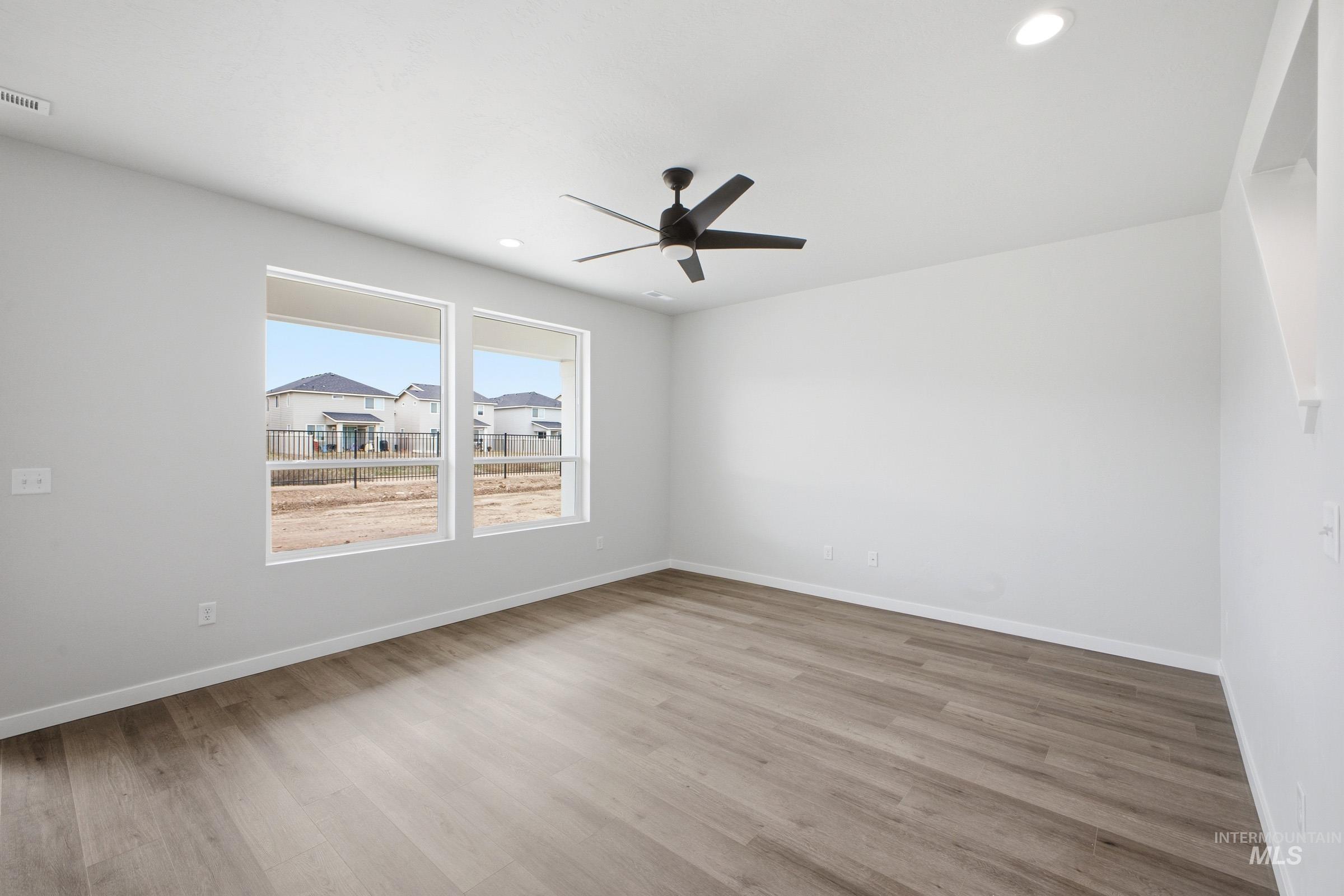 6611 W Redwood Creek Dr, Meridian, Idaho 83646, 4 Bedrooms, 2.5 Bathrooms, Residential For Sale, Price $559,990, 98979229