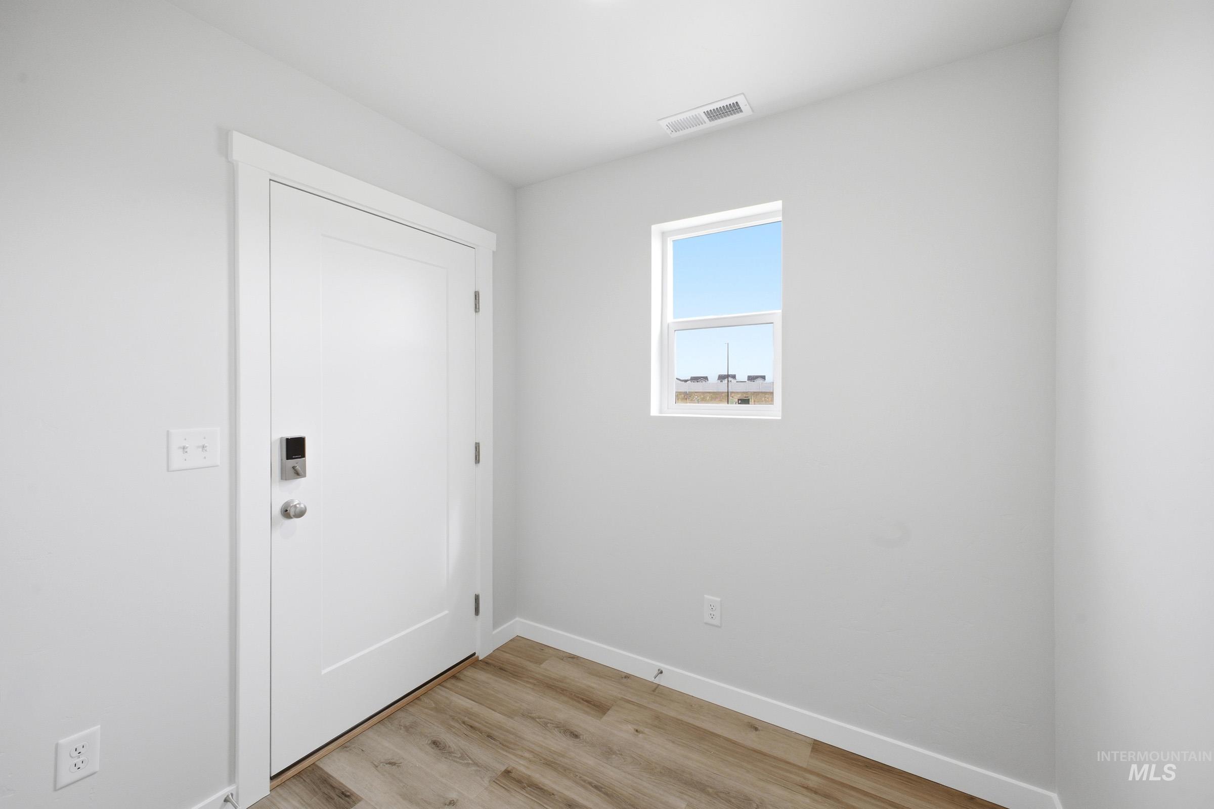 6593 W Redwood Creek Dr, Meridian, Idaho 83646, 3 Bedrooms, 2.5 Bathrooms, Residential For Sale, Price $459,990, 98979232