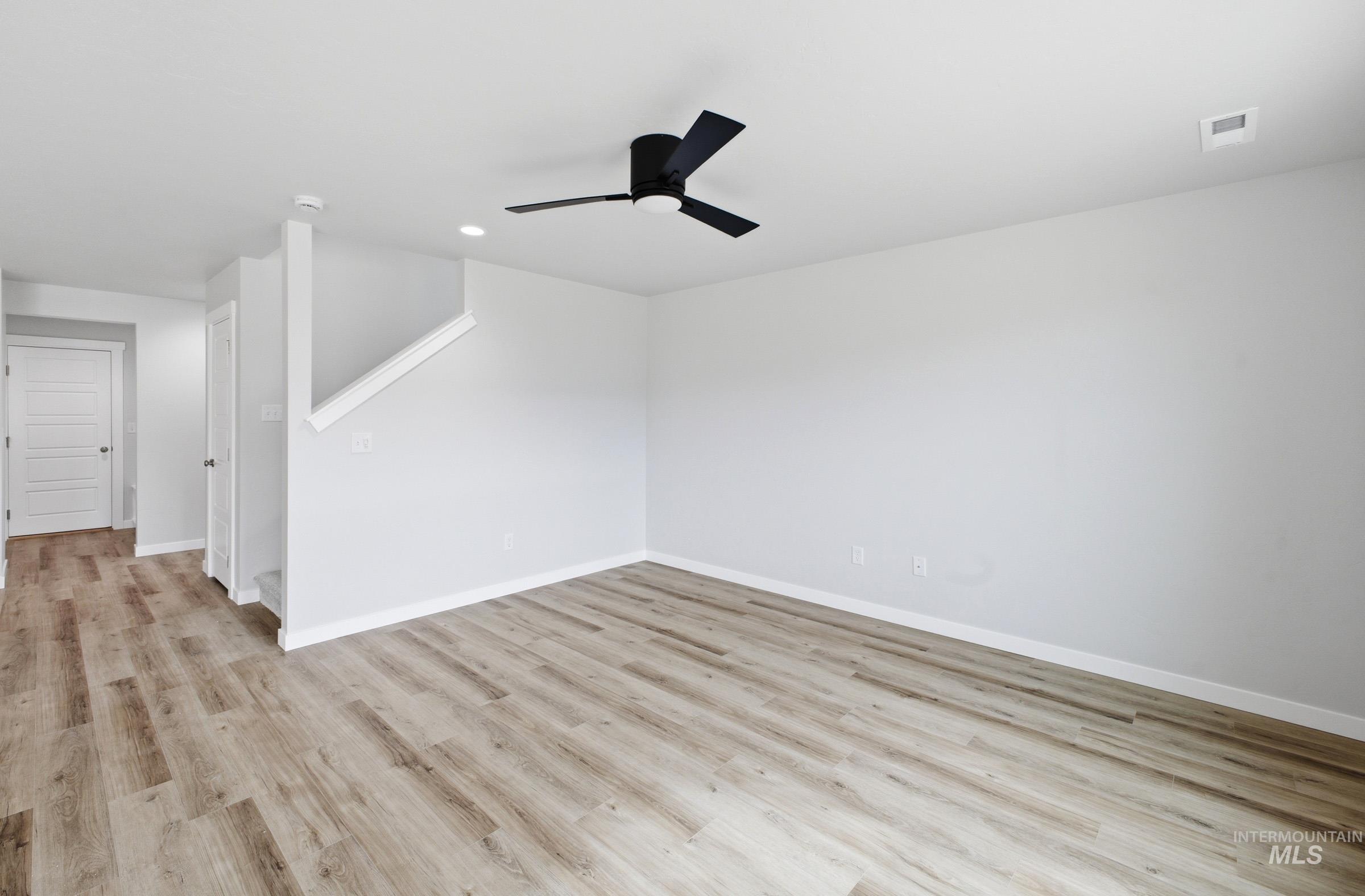 6593 W Redwood Creek Dr, Meridian, Idaho 83646, 3 Bedrooms, 2.5 Bathrooms, Residential For Sale, Price $459,990, 98979232