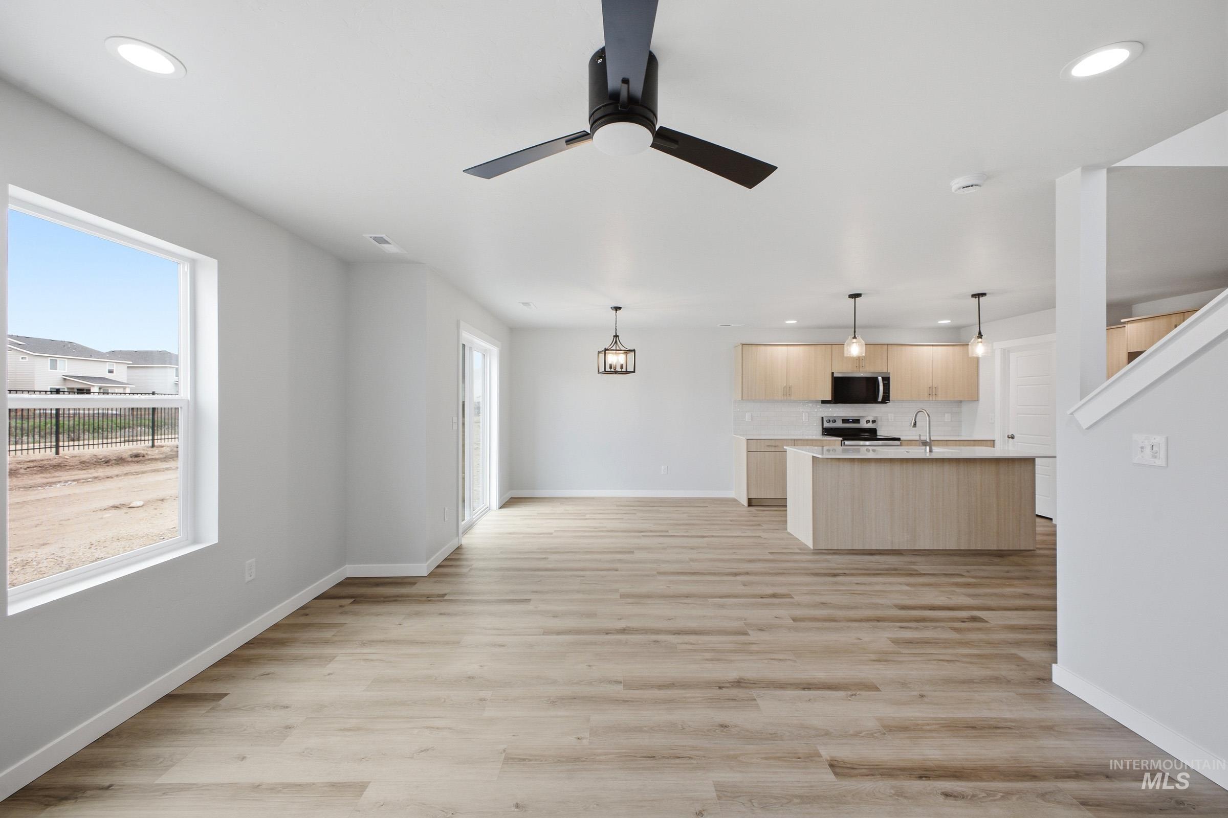 6593 W Redwood Creek Dr, Meridian, Idaho 83646, 3 Bedrooms, 2.5 Bathrooms, Residential For Sale, Price $459,990, 98979232