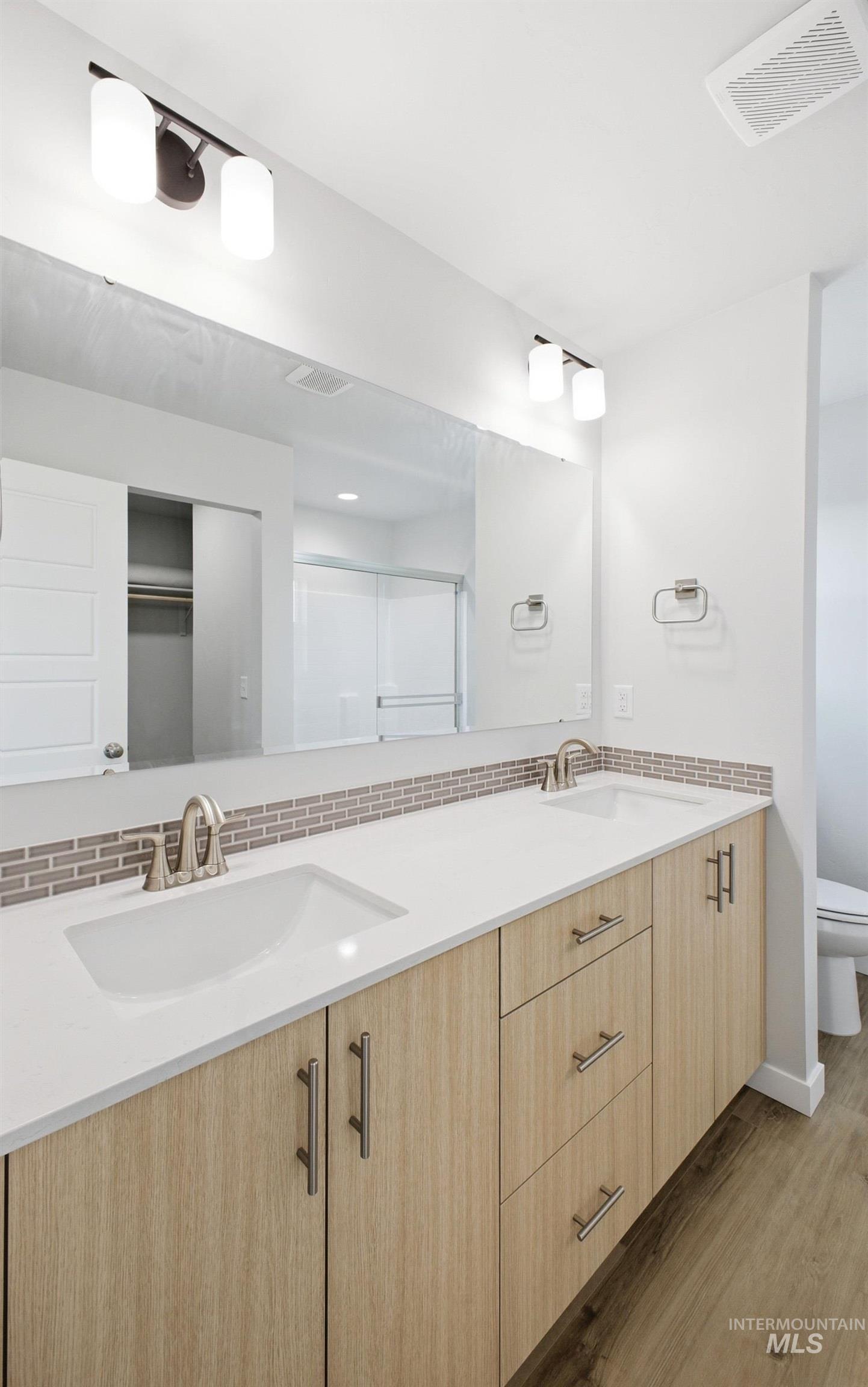 6593 W Redwood Creek Dr, Meridian, Idaho 83646, 3 Bedrooms, 2.5 Bathrooms, Residential For Sale, Price $459,990, 98979232