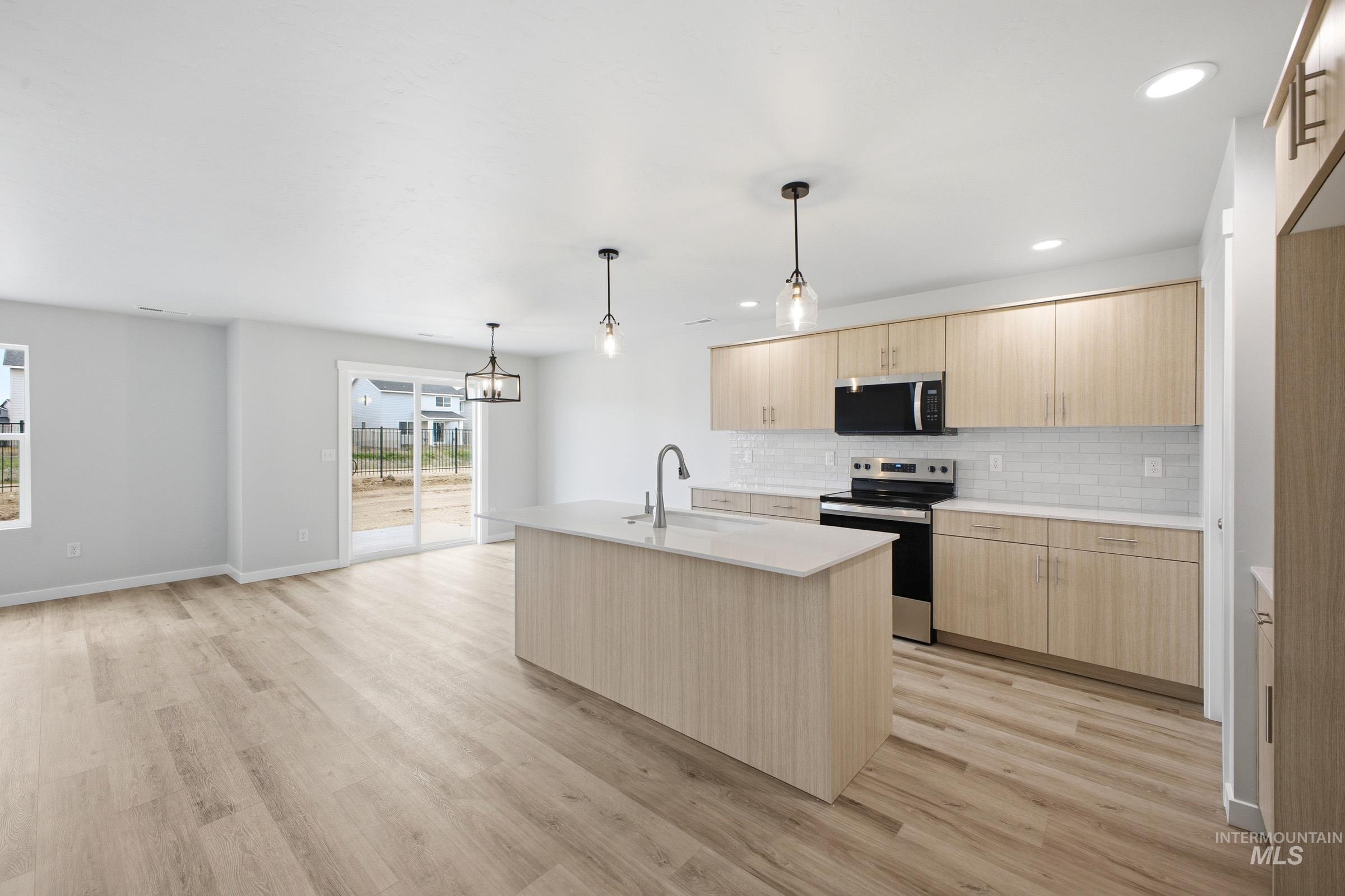 6593 W Redwood Creek Dr, Meridian, Idaho 83646, 3 Bedrooms, 2.5 Bathrooms, Residential For Sale, Price $459,990, 98979232