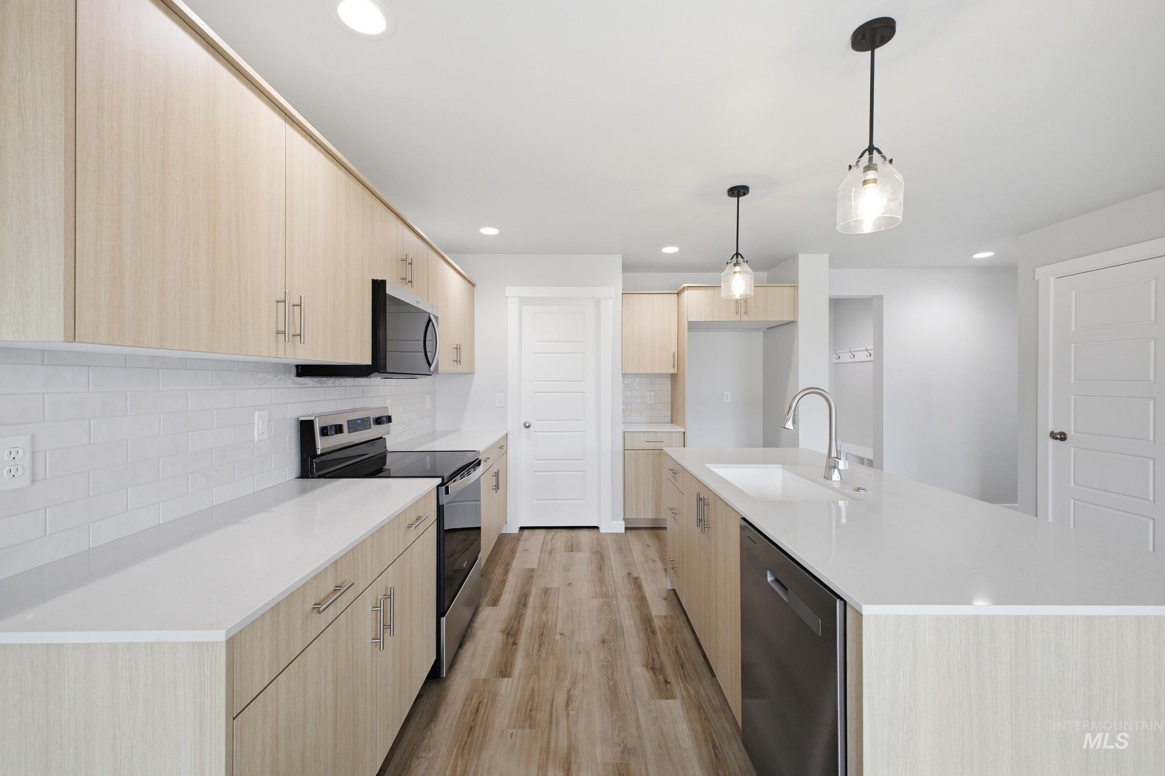 6593 W Redwood Creek Dr, Meridian, Idaho 83646, 3 Bedrooms, 2.5 Bathrooms, Residential For Sale, Price $459,990, 98979232