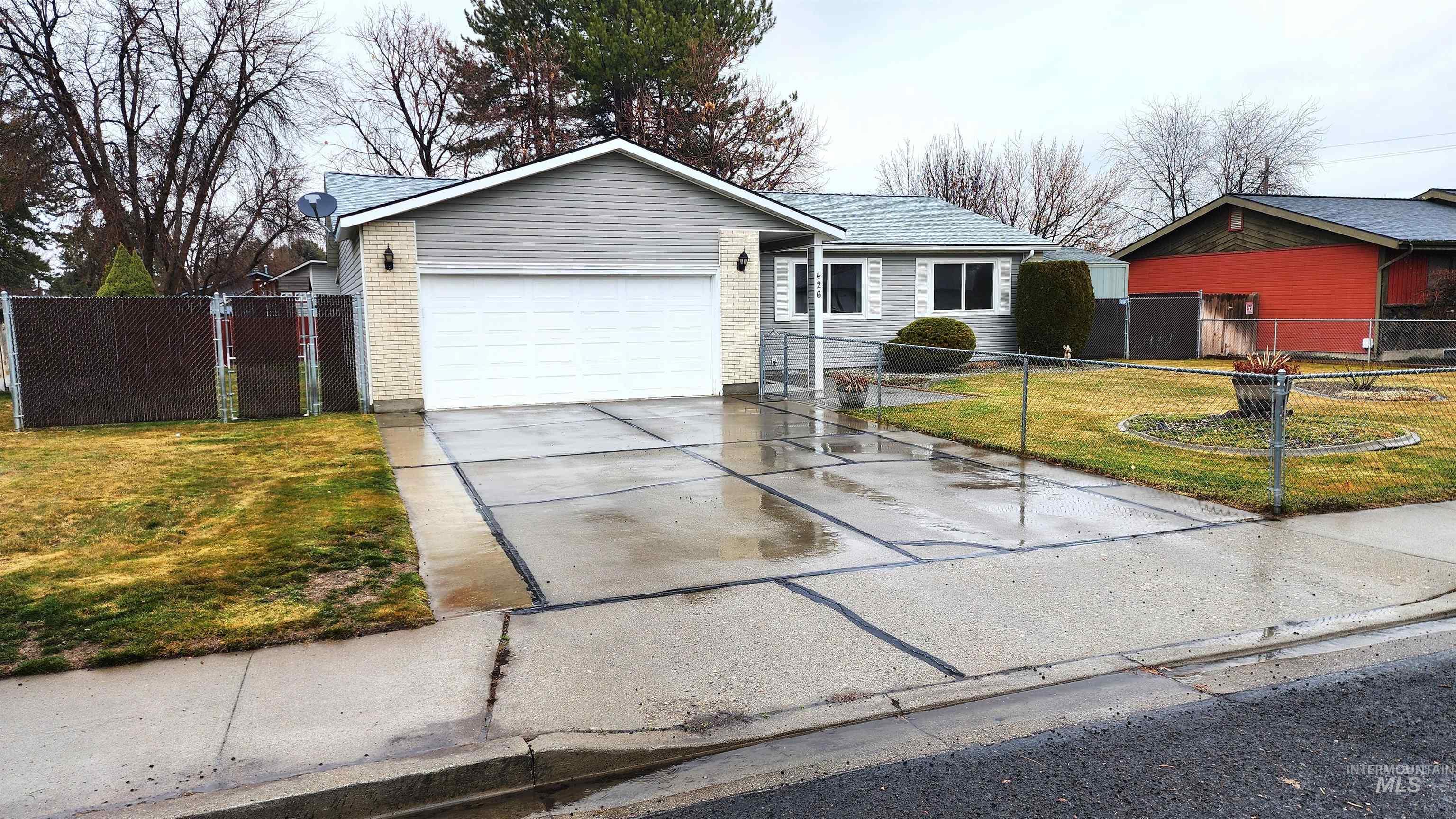 426 Ridgeway Drive, Twin Falls, Idaho 83301, 3 Bedrooms, 2 Bathrooms, Residential For Sale, Price $350,000, 98979233