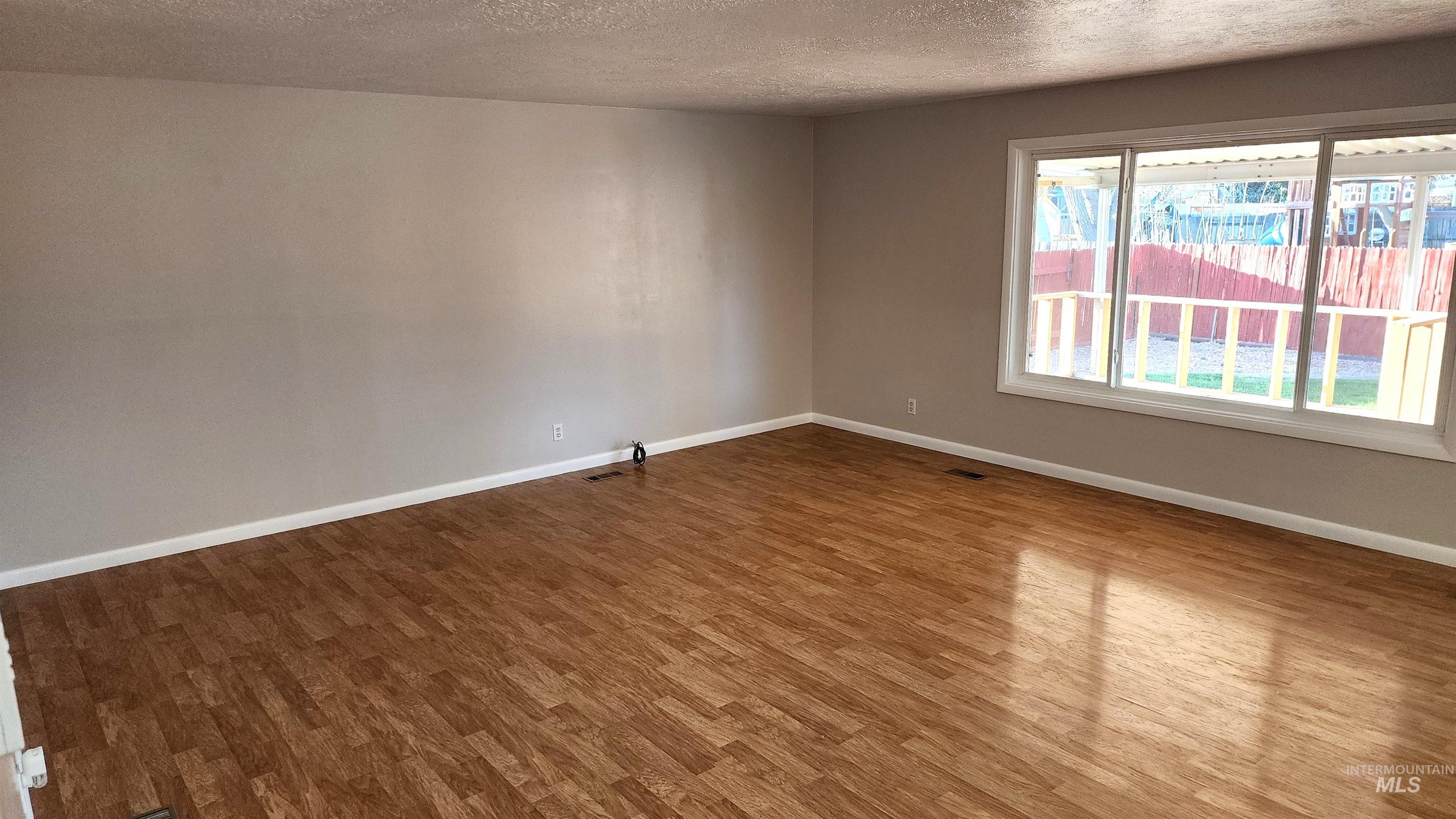 426 Ridgeway Drive, Twin Falls, Idaho 83301, 3 Bedrooms, 2 Bathrooms, Residential For Sale, Price $350,000, 98979233