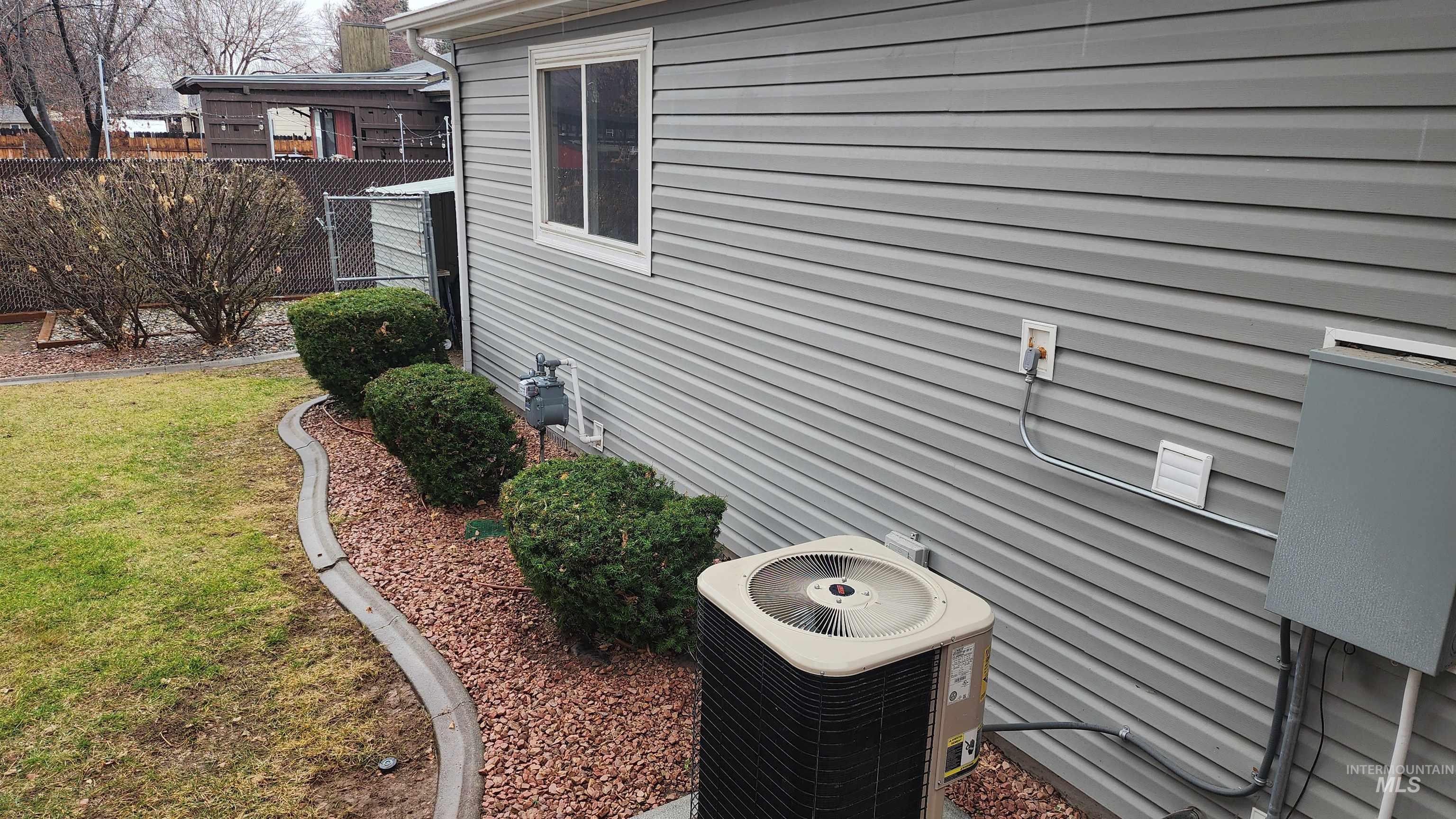 426 Ridgeway Drive, Twin Falls, Idaho 83301, 3 Bedrooms, 2 Bathrooms, Residential For Sale, Price $350,000, 98979233