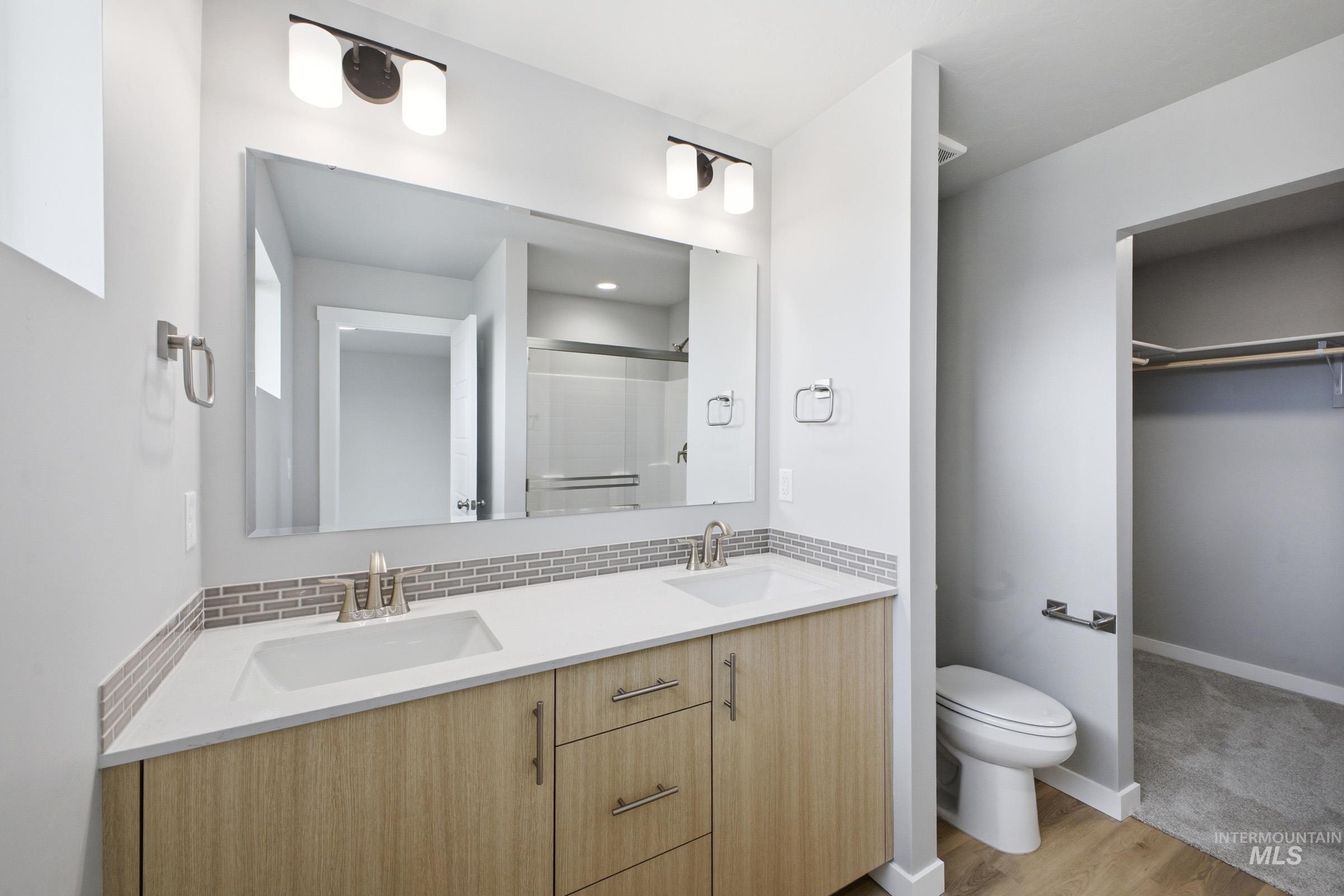 6686 W Redwood Creek Dr, Meridian, Idaho 83646, 3 Bedrooms, 2.5 Bathrooms, Residential For Sale, Price $440,990, 98979234