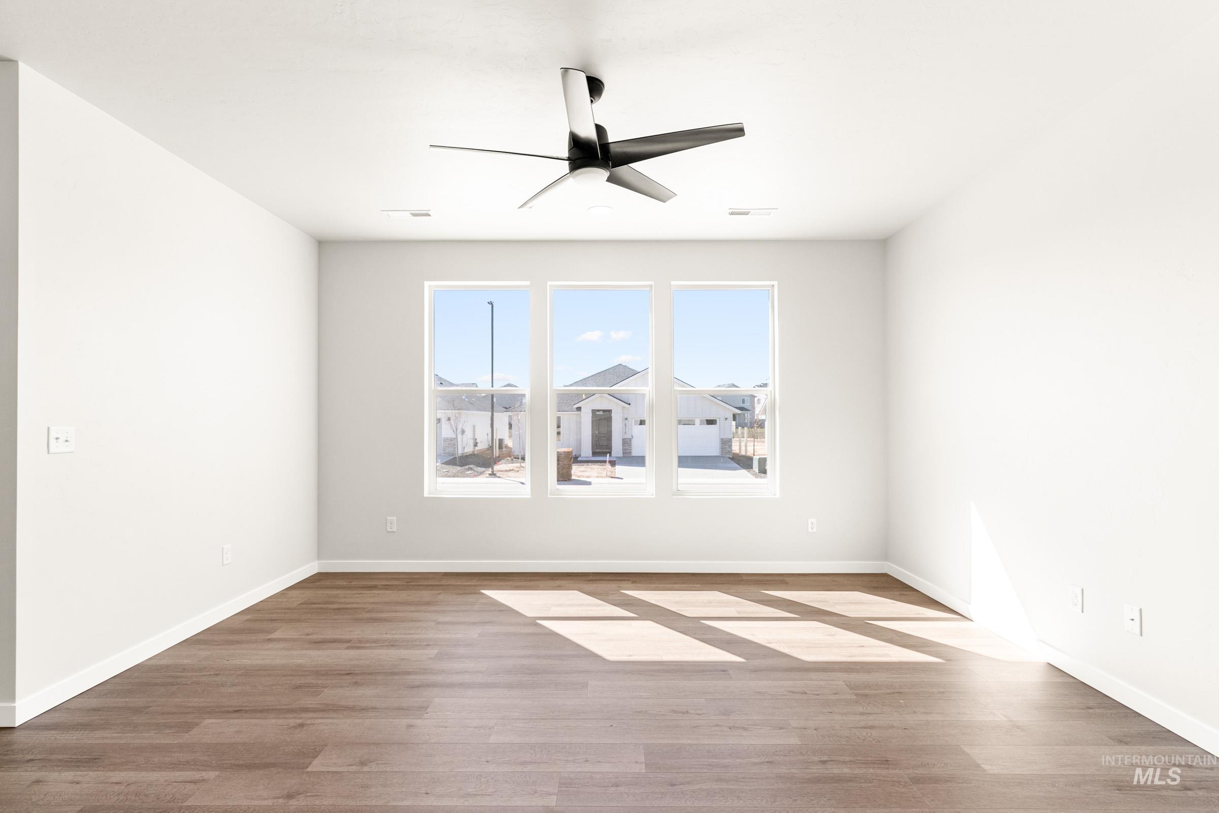 6714 W Redwood Creek Dr, Meridian, Idaho 83646, 3 Bedrooms, 2.5 Bathrooms, Residential For Sale, Price $474,990, 98979236