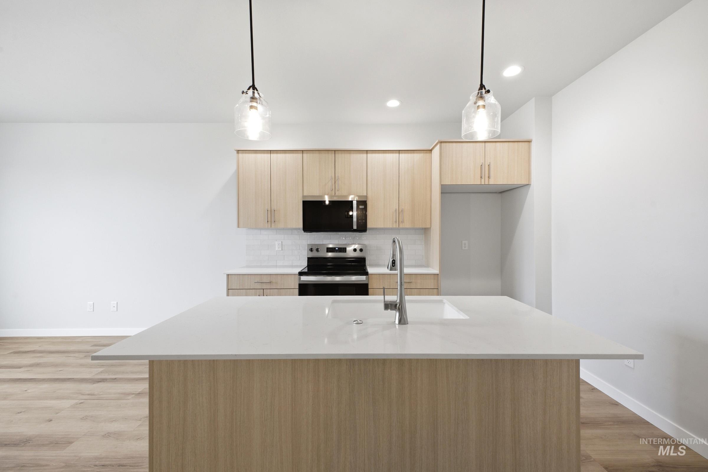 6771 W Fairy Falls Dr, Meridian, Idaho 83646, 3 Bedrooms, 2.5 Bathrooms, Residential For Sale, Price $439,990, 98979237