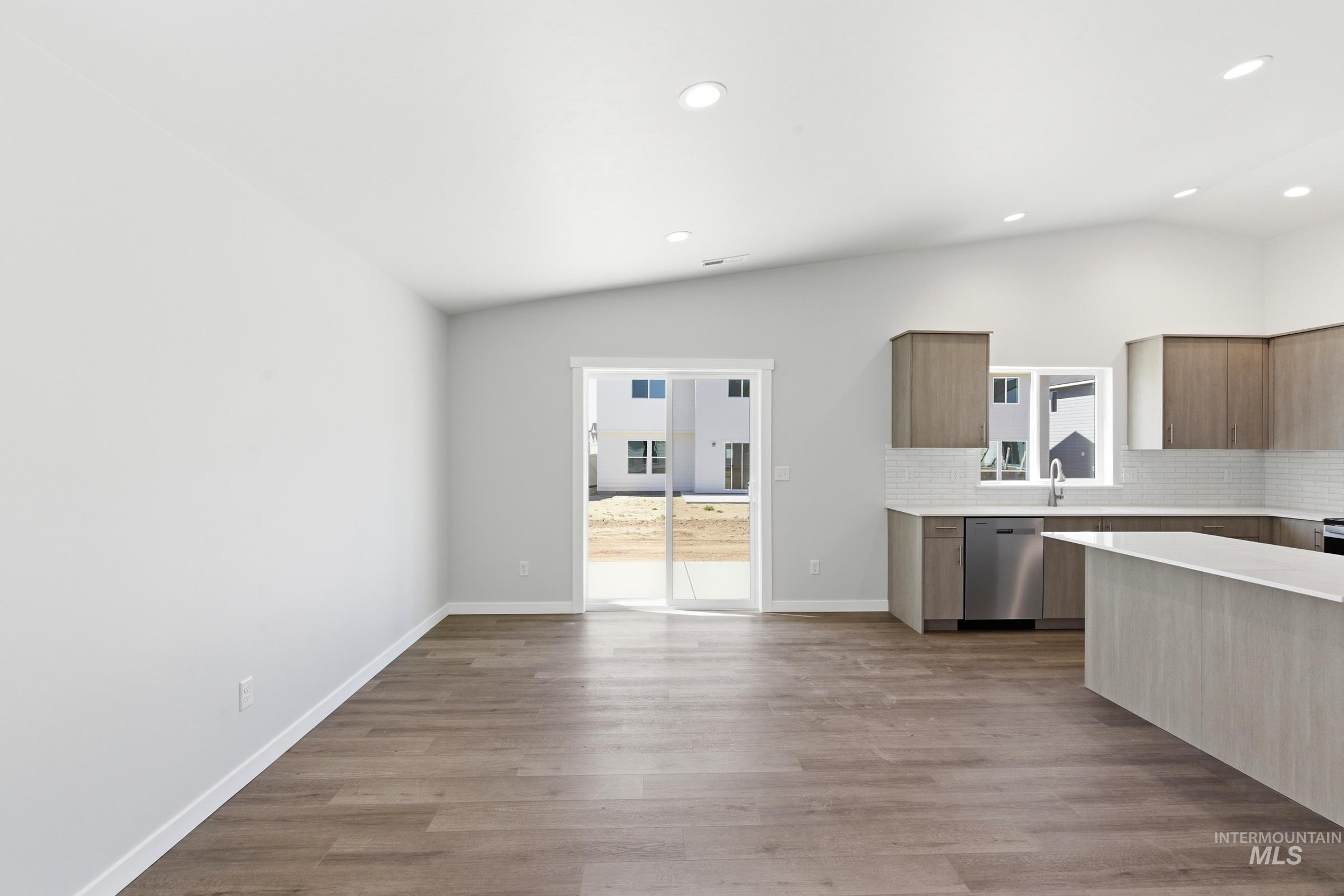 6543 W Plateau Creek Dr, Meridian, Idaho 83646, 4 Bedrooms, 2 Bathrooms, Residential For Sale, Price $473,990,MLS 98979239