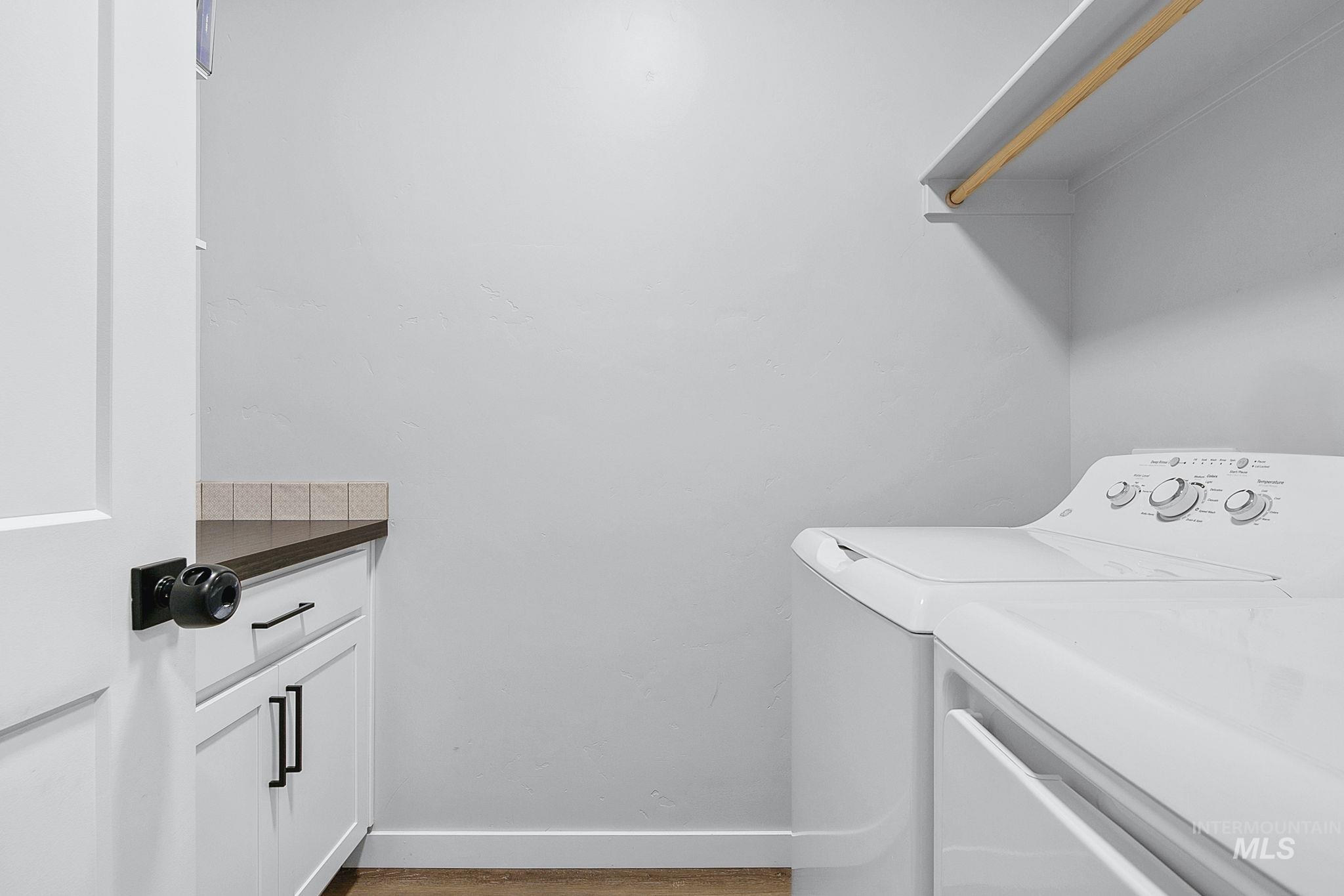 298 S Fritts Ave, Meridian, Idaho 83642, 3 Bedrooms, 2.5 Bathrooms, Residential For Sale, Price $415,000, 98979245